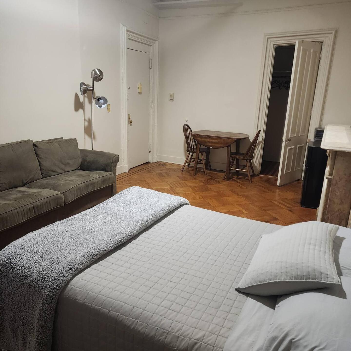 Double Room with Shared Toilet photo 3