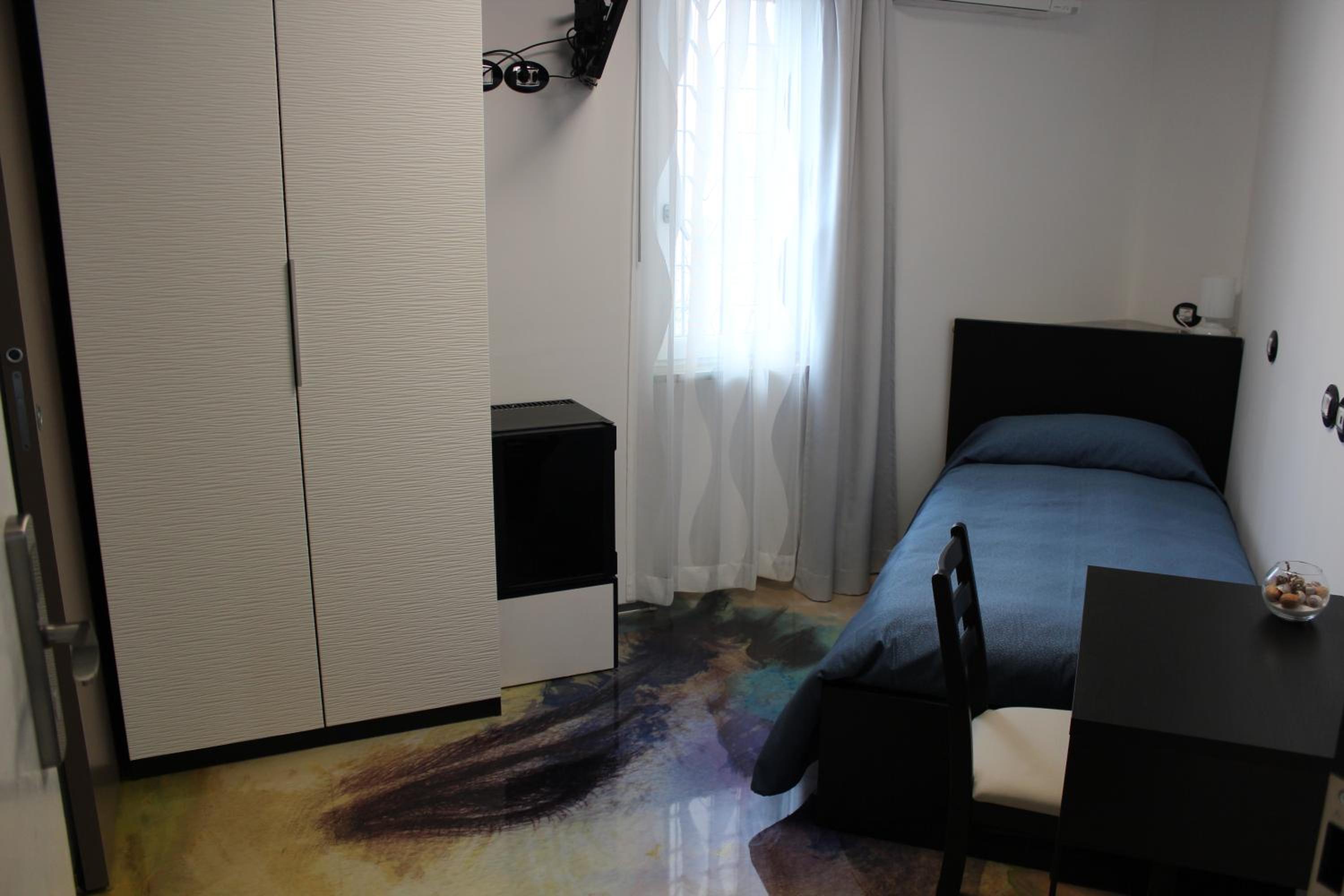 Single Room photo 1