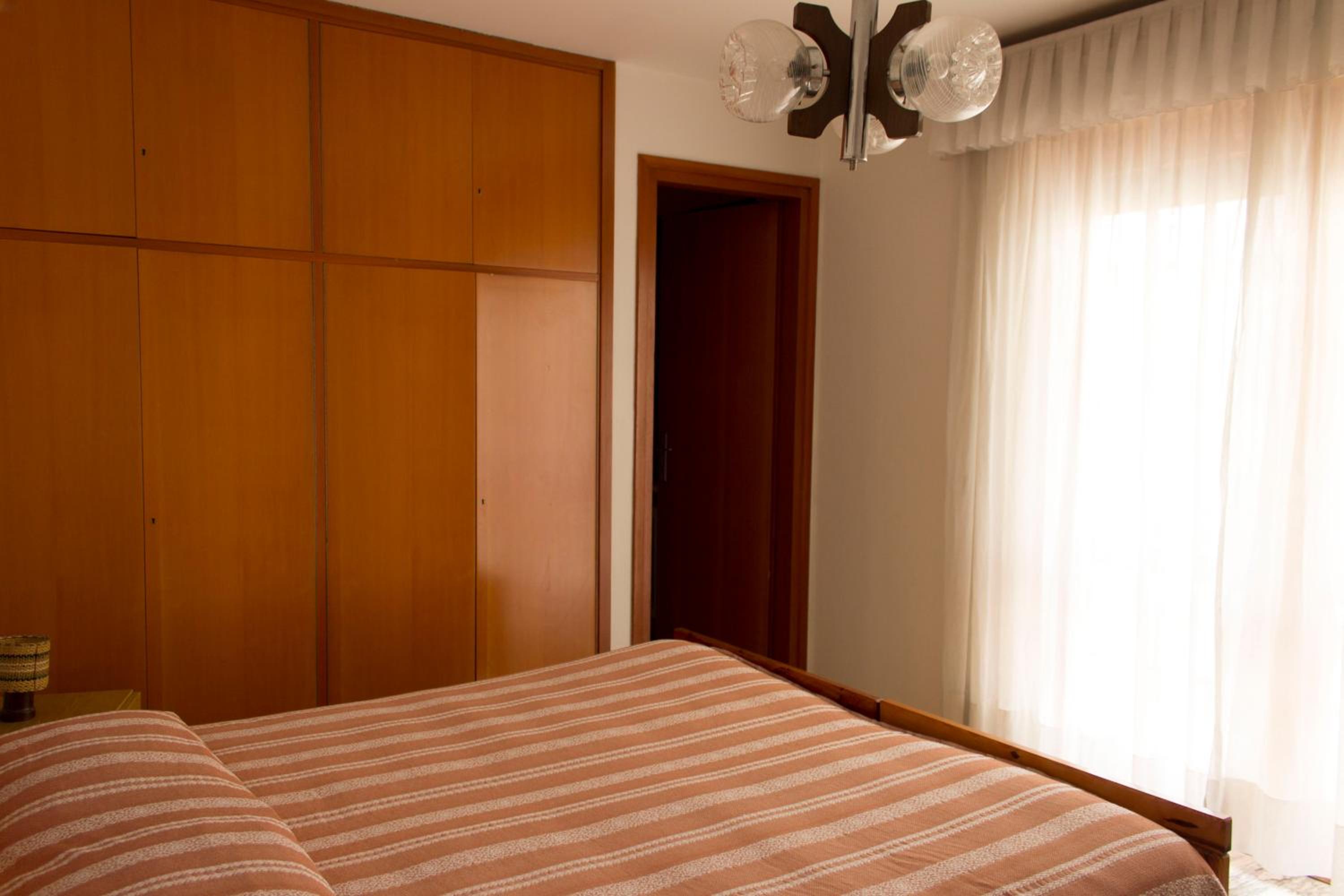 Double or Twin Room with Private Bathroom - Photo 14