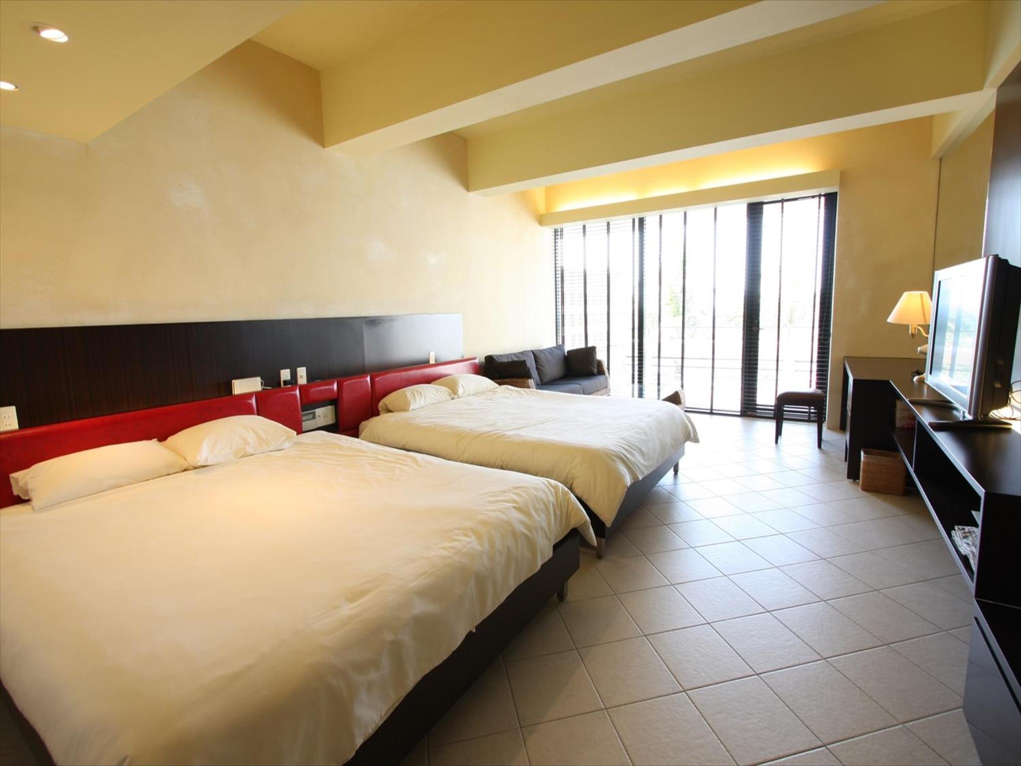 Queen Room with Two Queen Beds photo 2