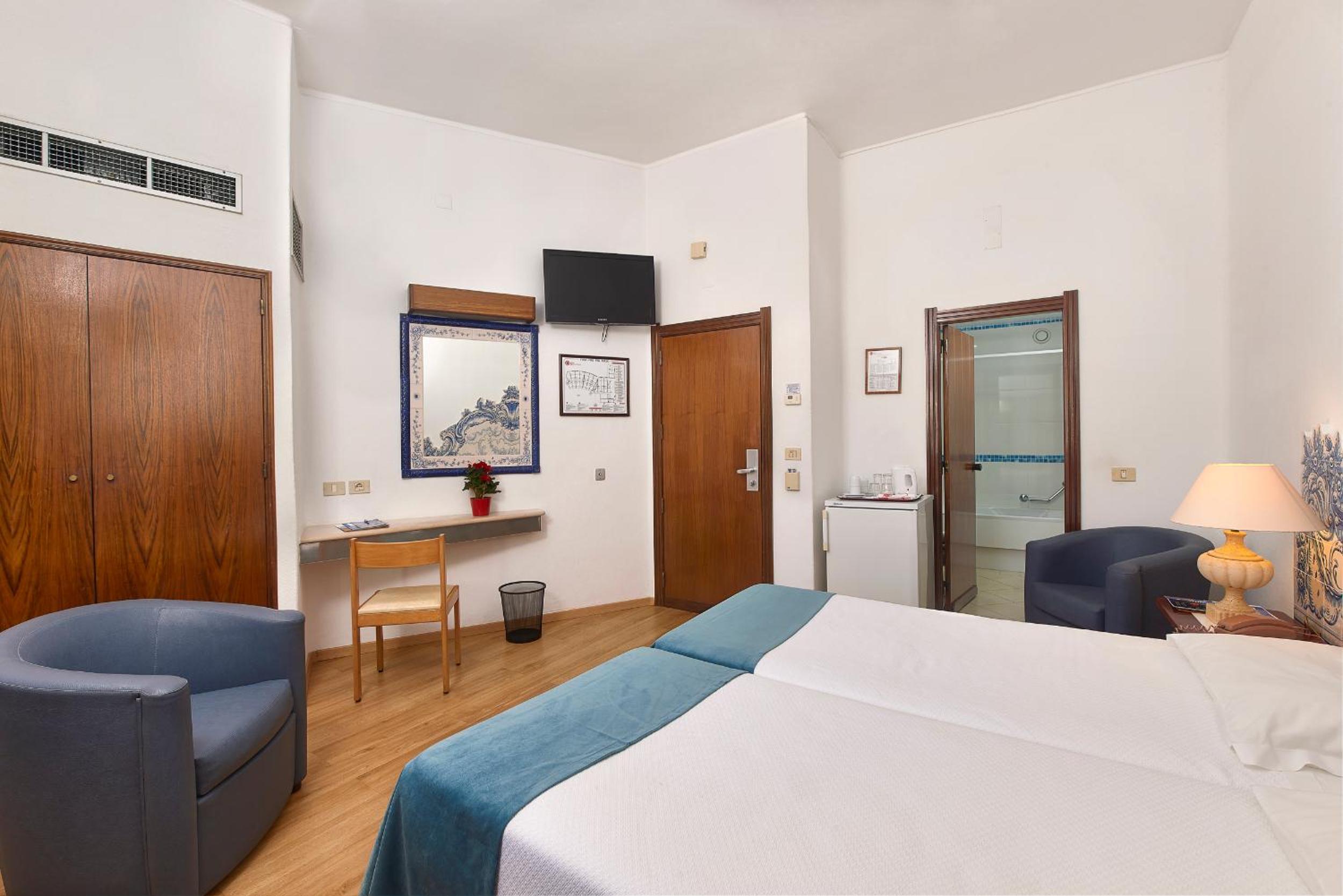 Twin Room with Land View photo 3