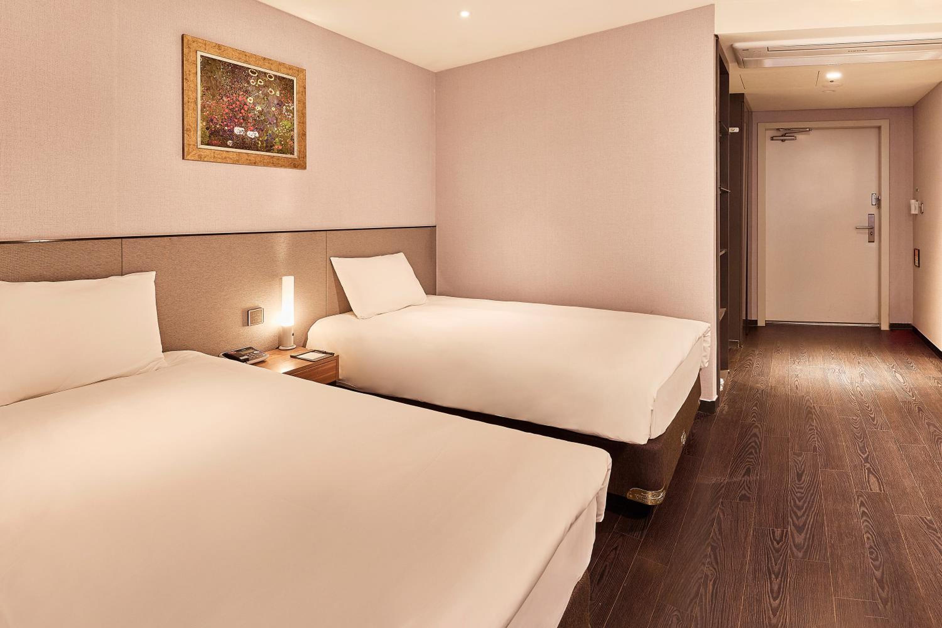 Superior Double or Twin Room photo 2