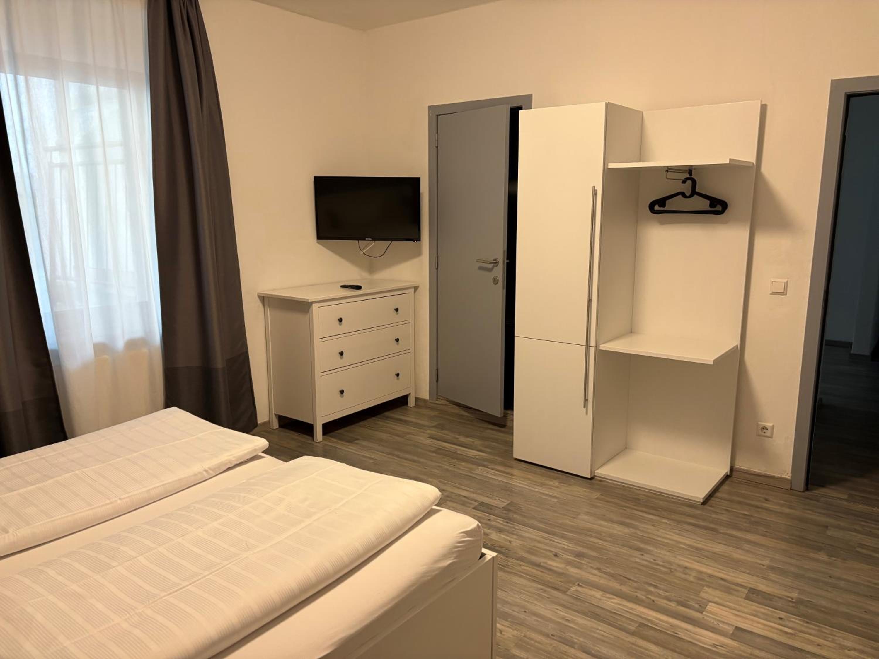 Economy Double Room photo 2