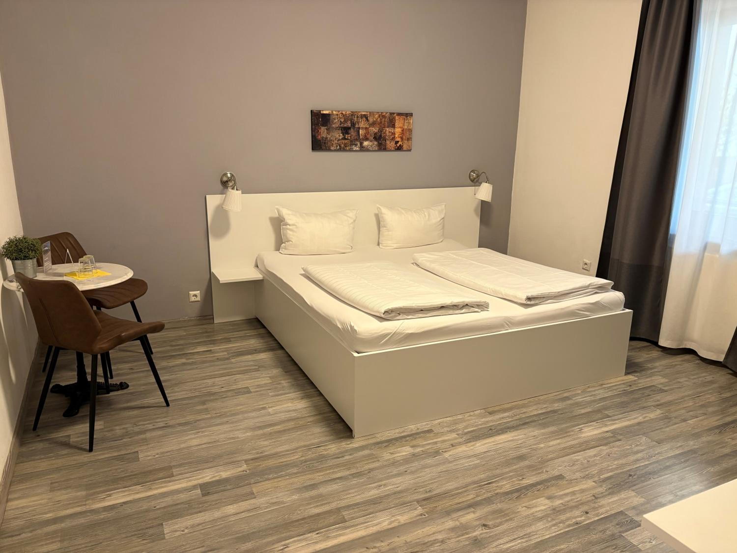 Economy Double Room photo 3