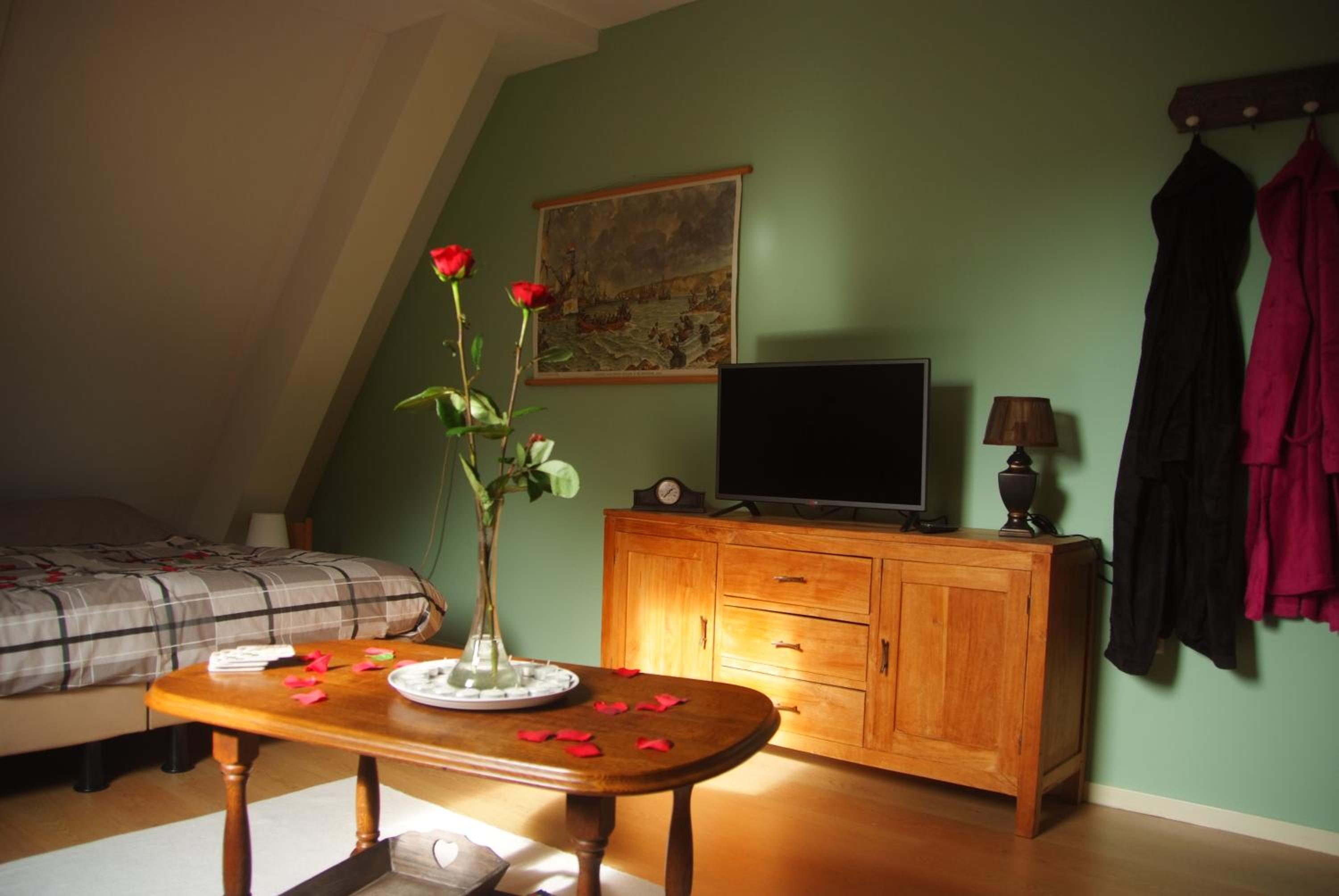 Deluxe Double or Twin Room - Photo 1