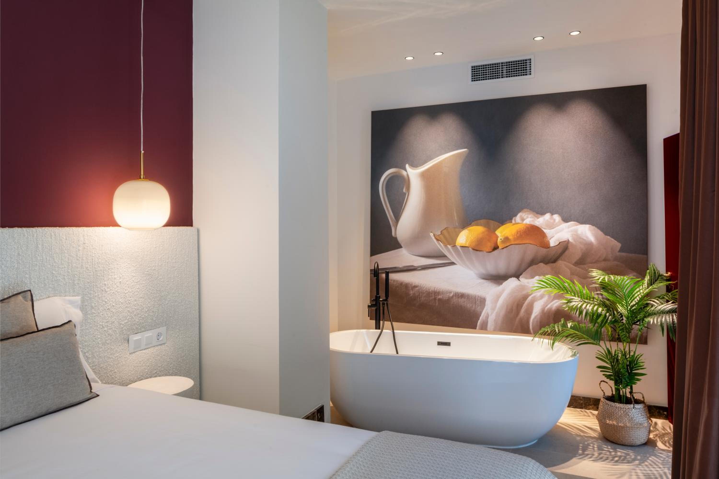 Superior One-Bedroom Apartment