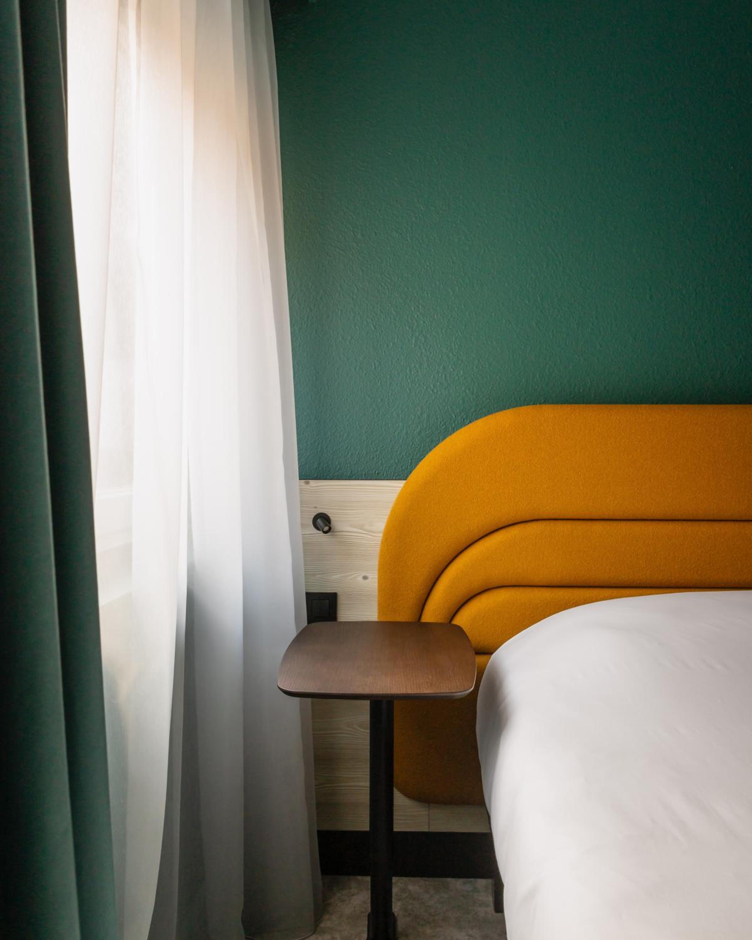 Standard Room with 2 Single Beds - Photo 15