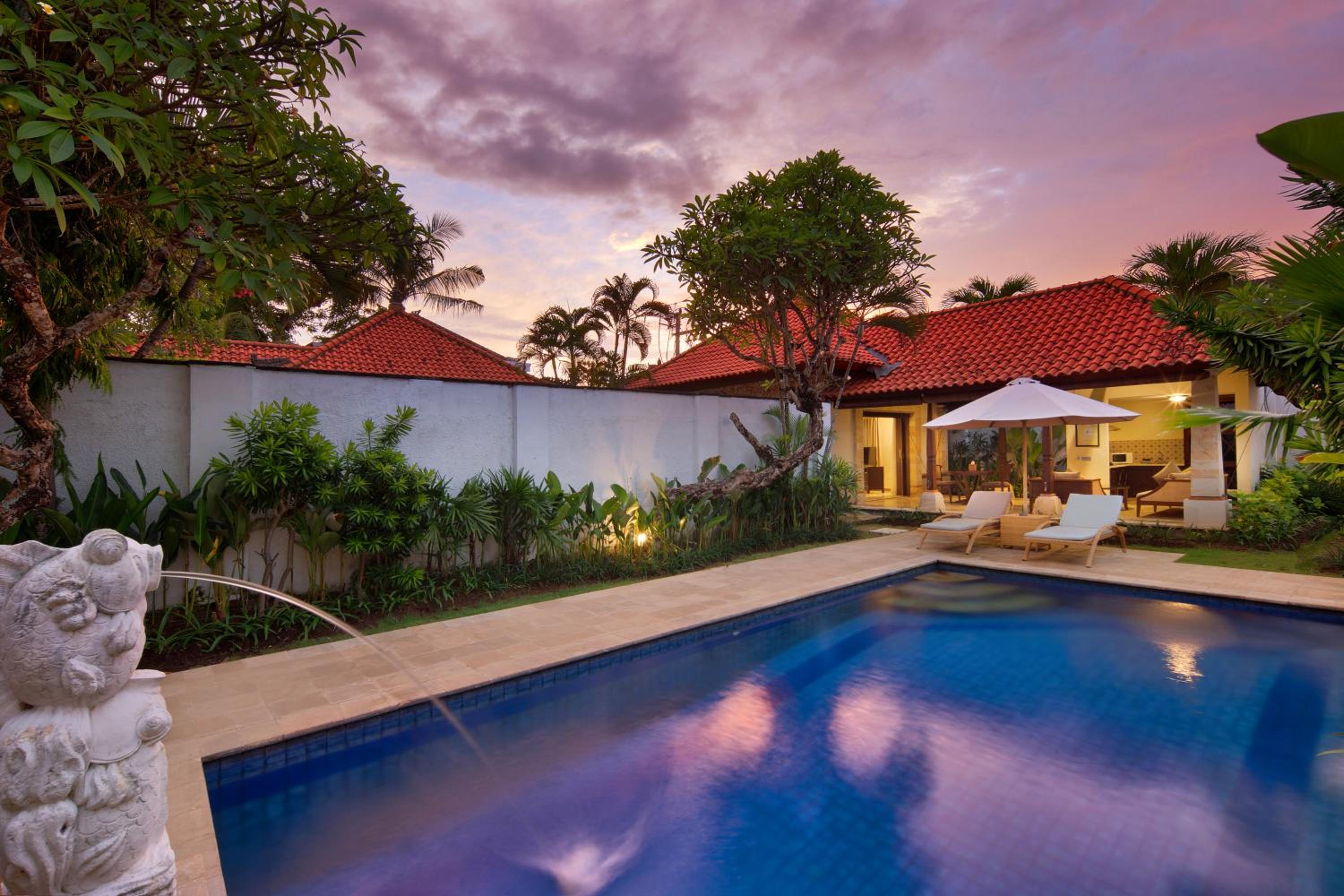 One-Bedroom Honeymoon Pool Villa with 1x Airport Transfer photo 1