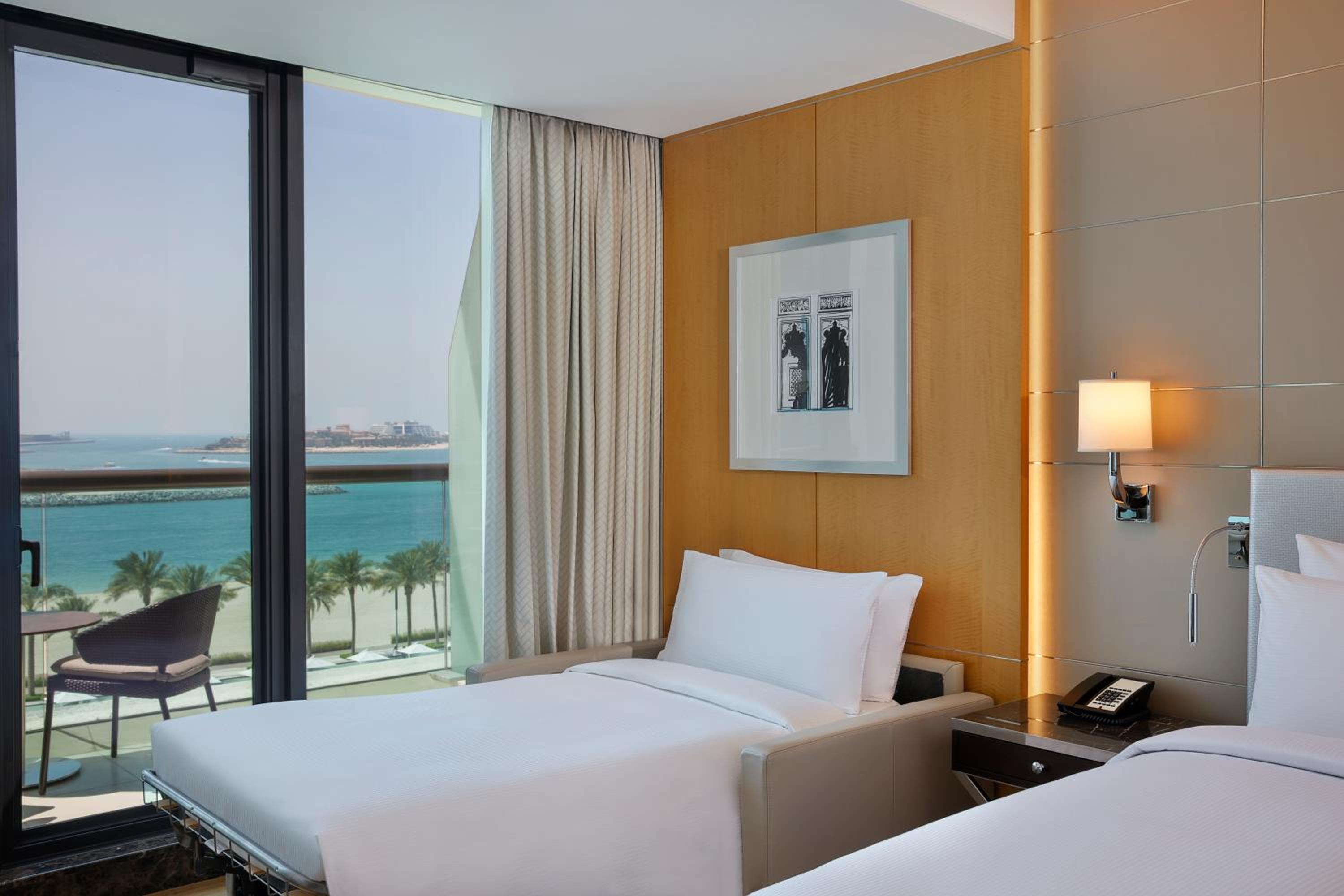 Deluxe King Room with Balcony and Sea View