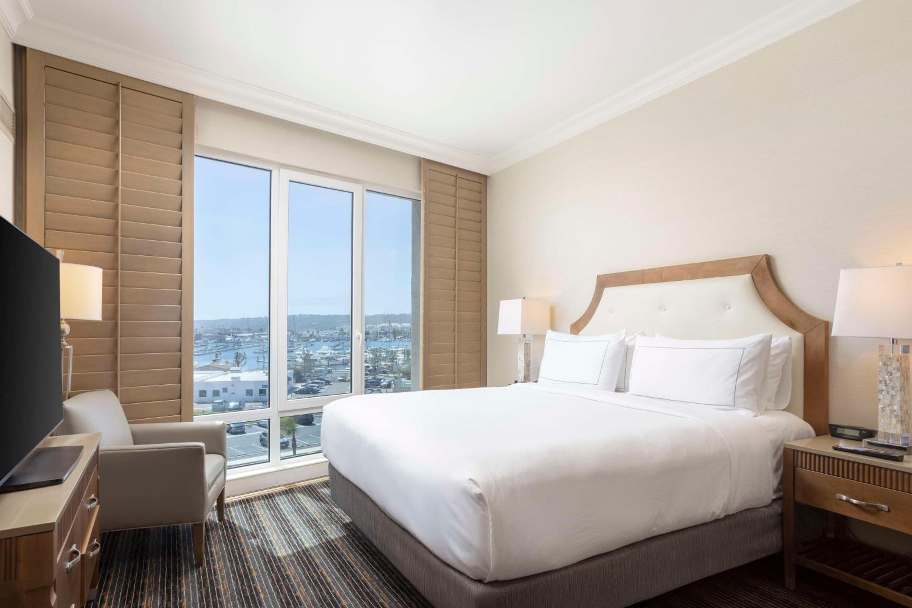 Two-Room Premier King Suite with Balcony