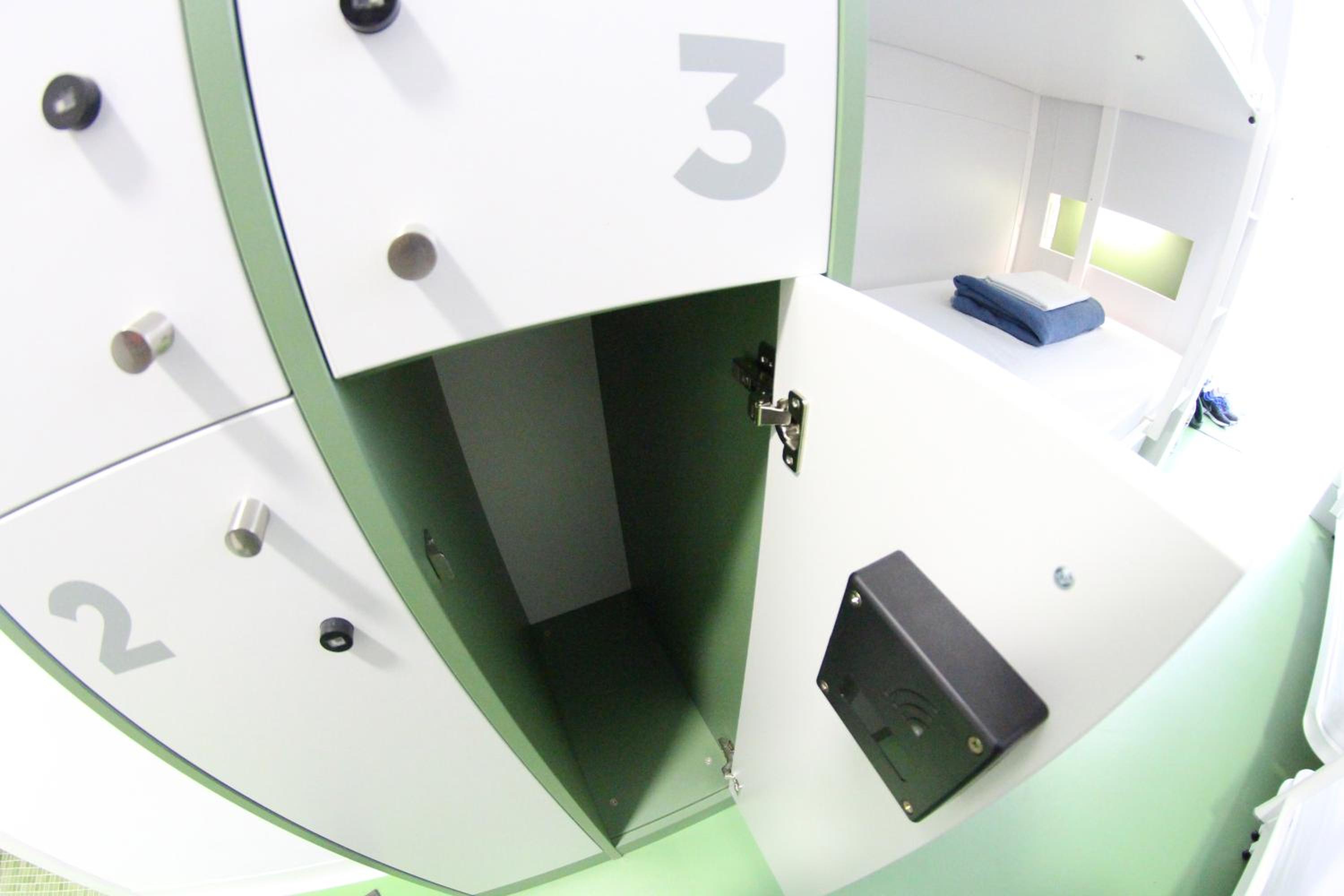 Bed in 8-Bed Dormitory Room photo 2