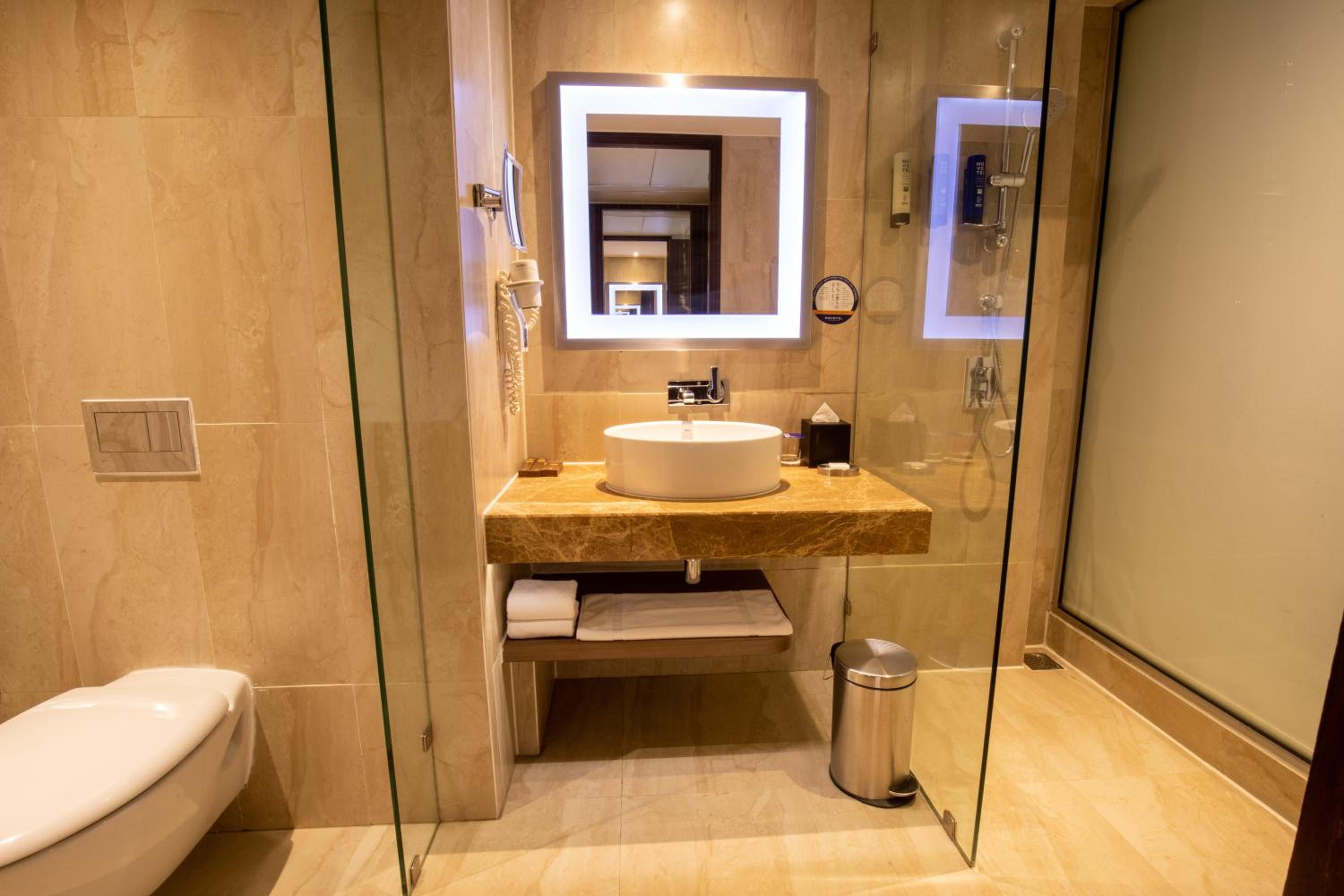 Executive Room Twin Bed with 20% discount on Food and Soft Beverage - Photo 4