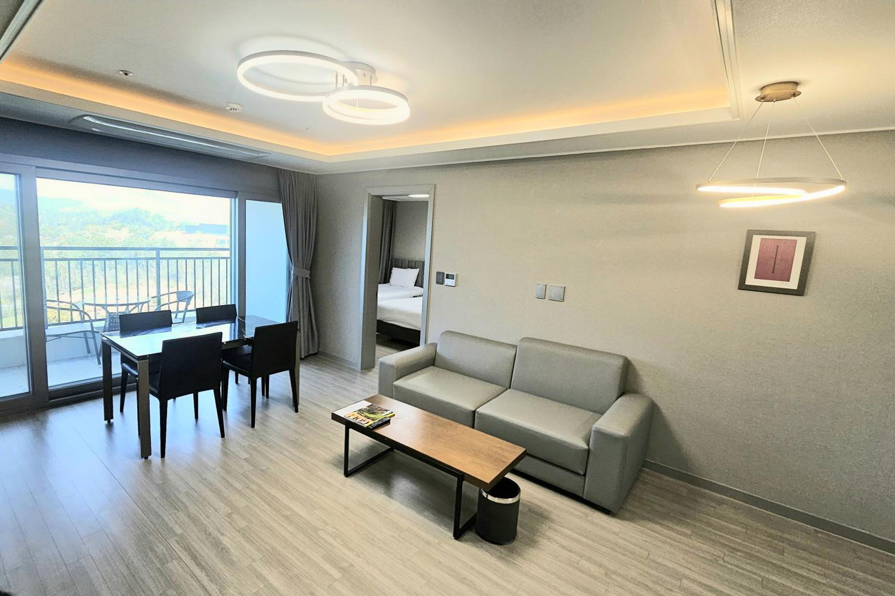 Quadruple Room with Sea View - Photo 7