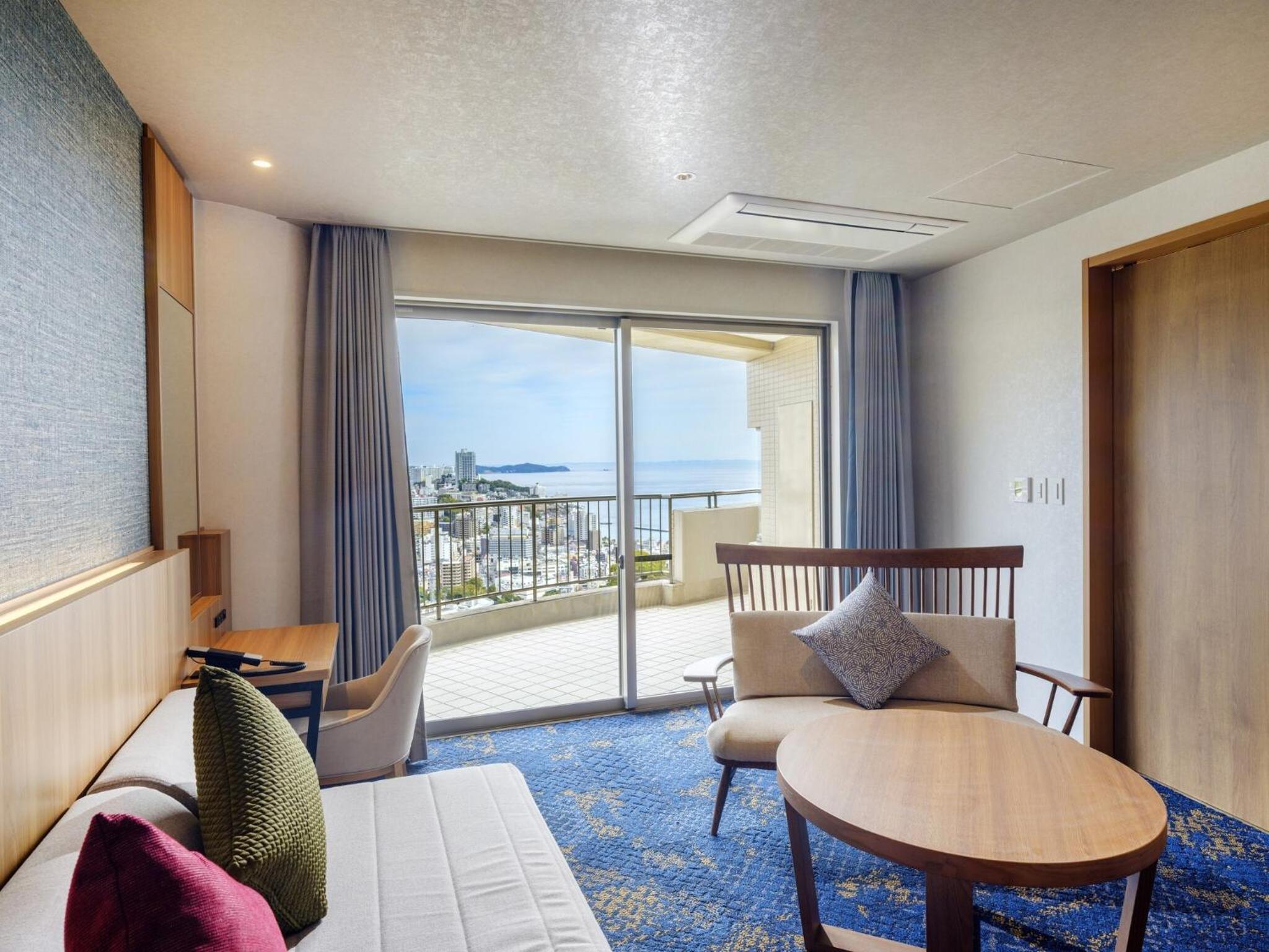 Ocean View Deluxe Room with private bathroom - Photo 3