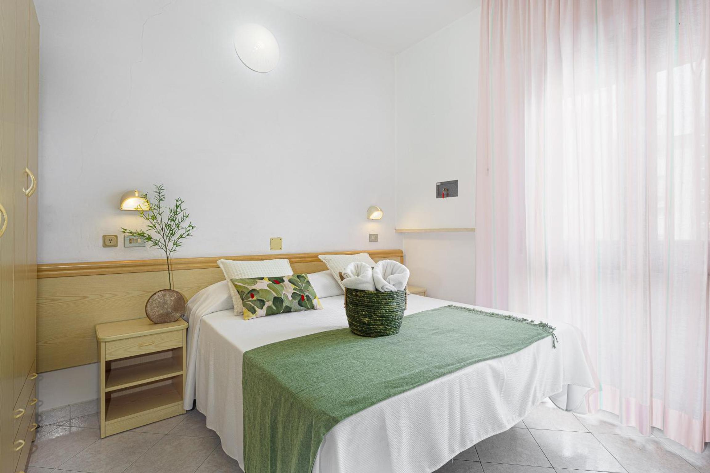 Classic Double Room with Balcony and Beach Access