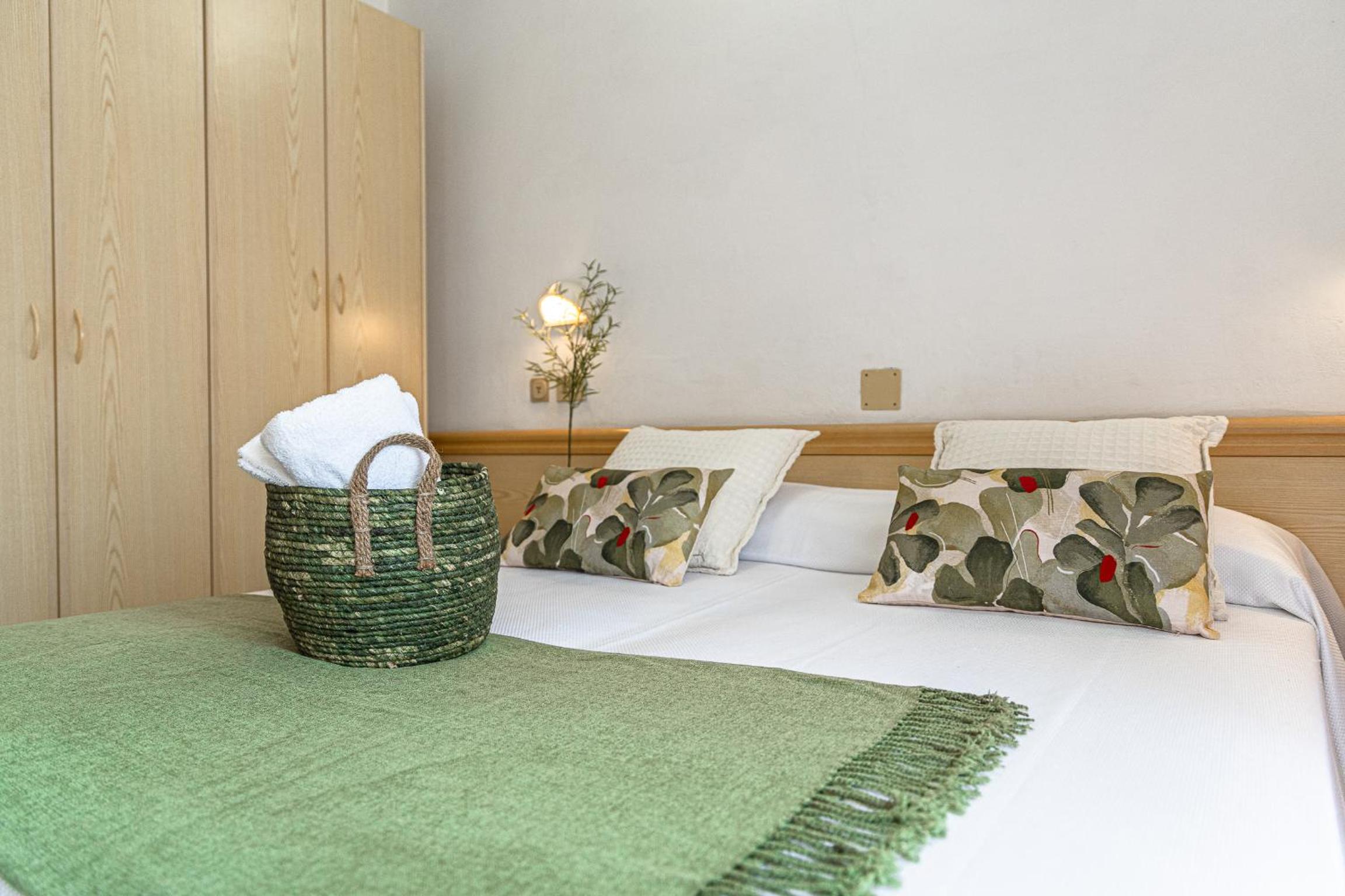 Classic Double Room with Balcony photo 3