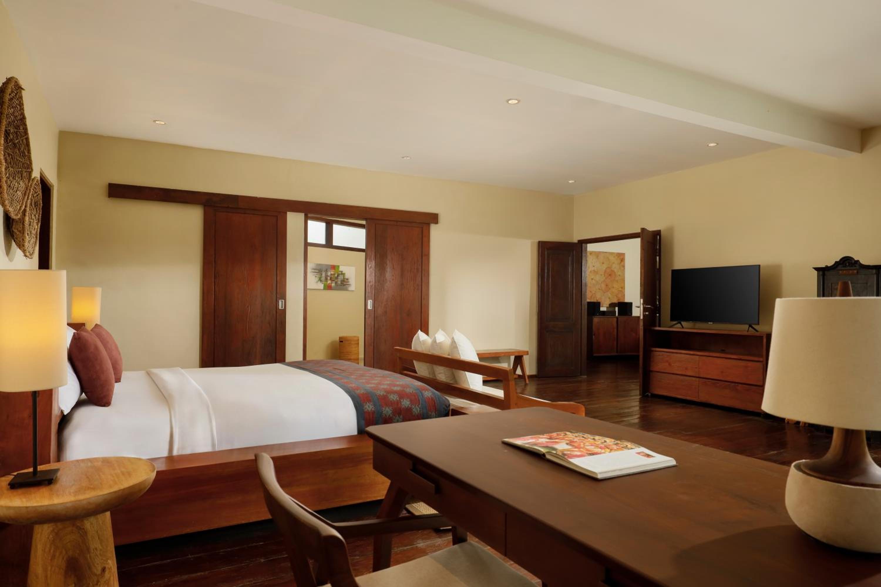 7 Bedroom Villa - Photo 25