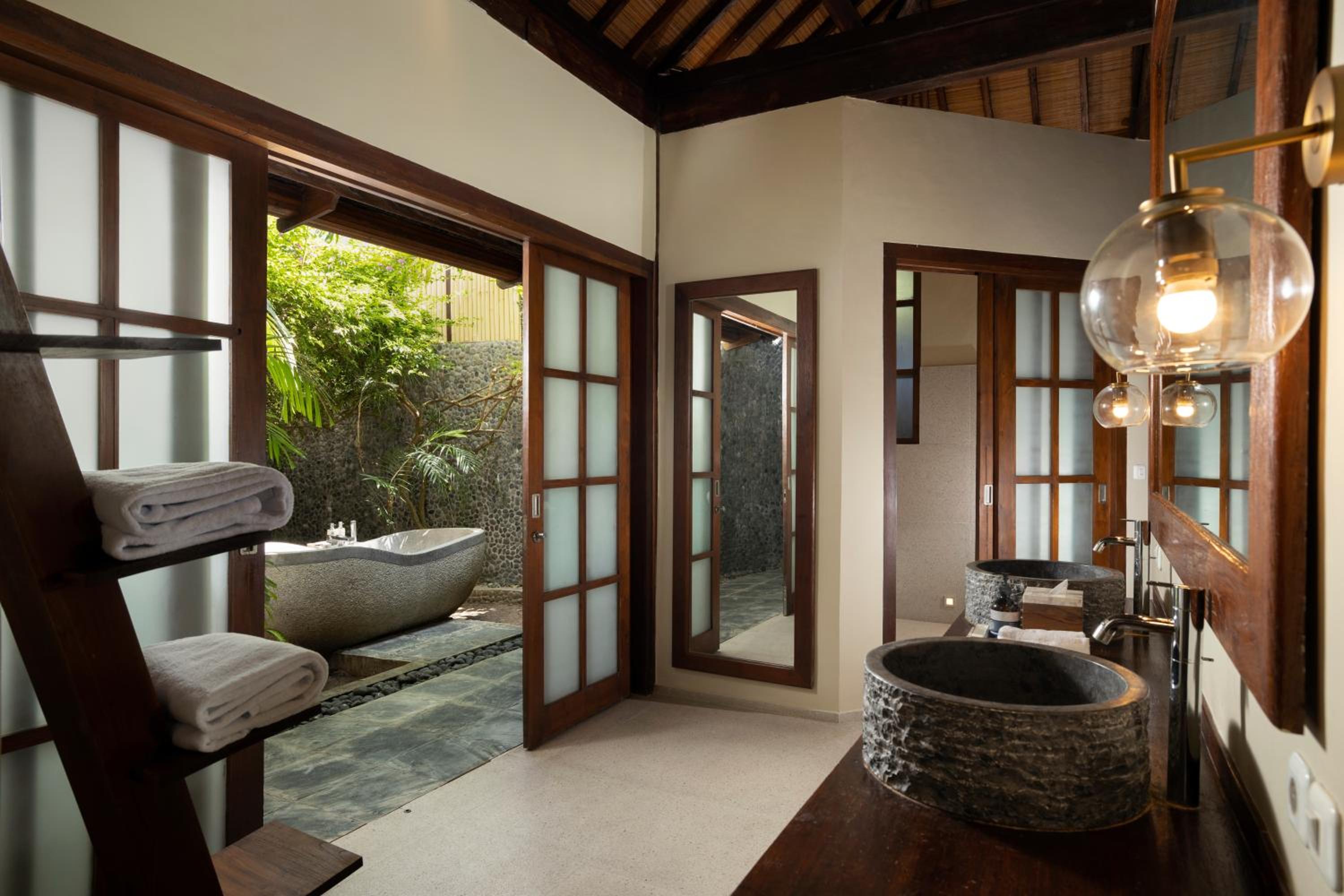 7 Bedroom Villa - Photo 8