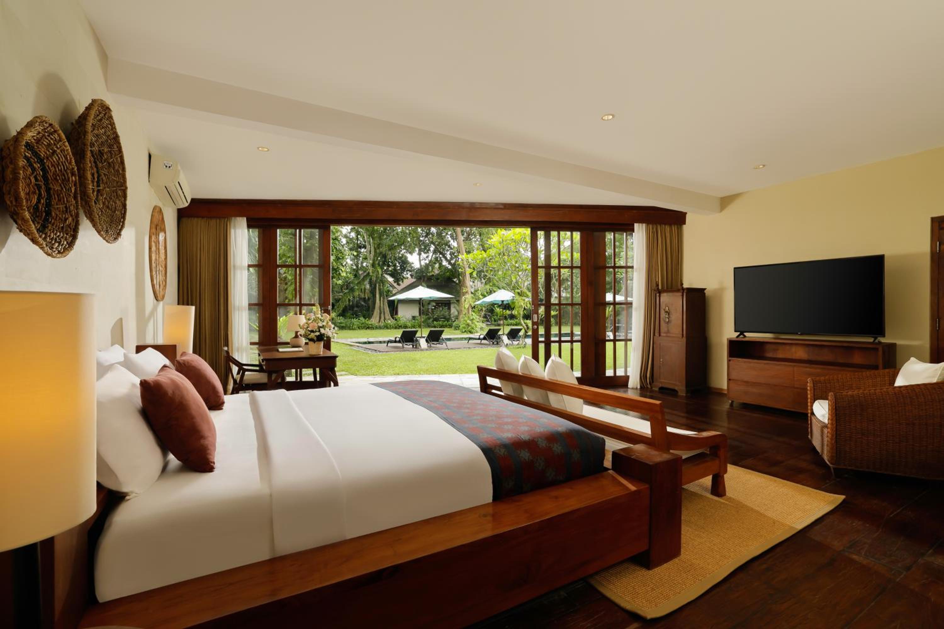 7 Bedroom Villa - Photo 6