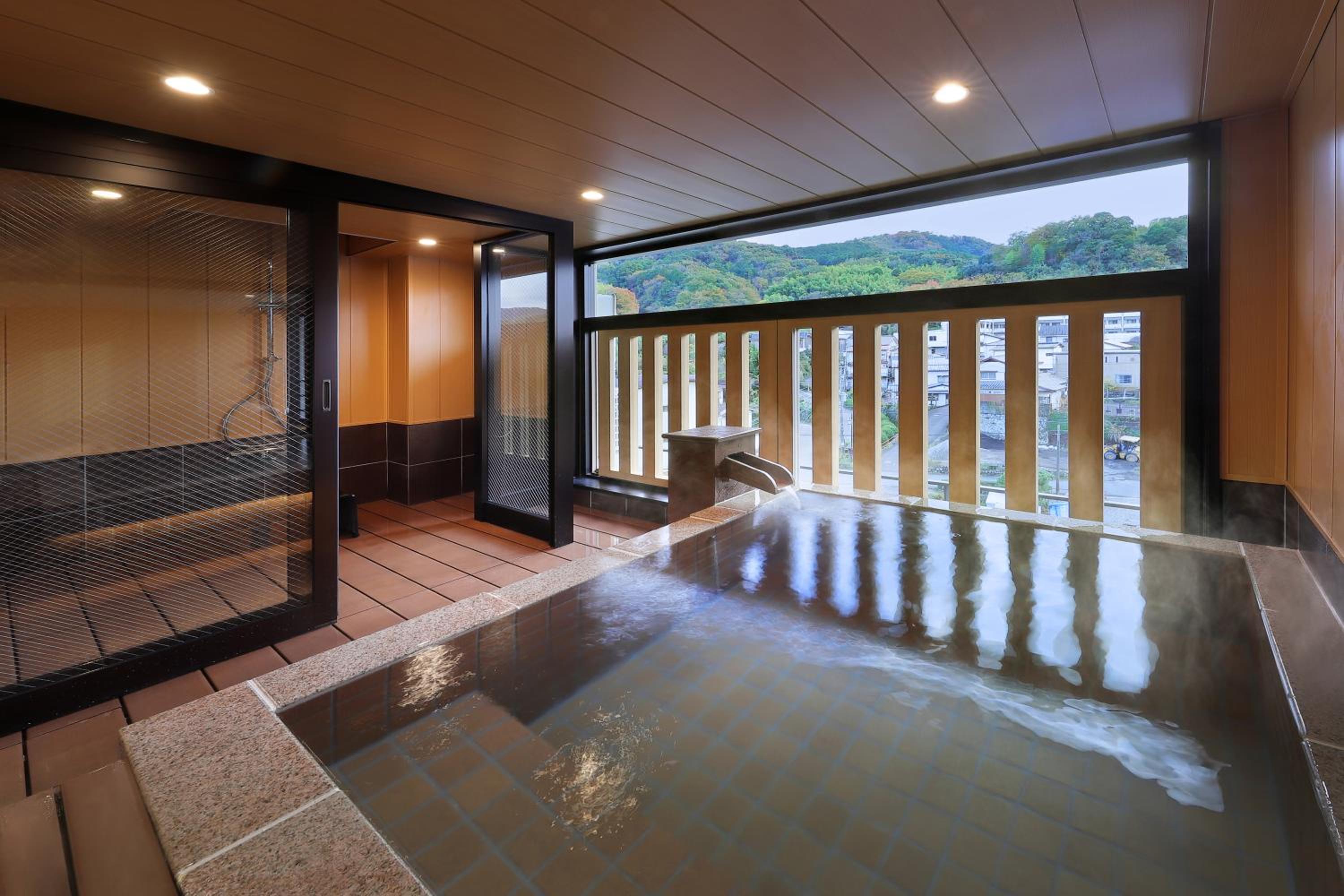 Suite with Mountain View photo 3