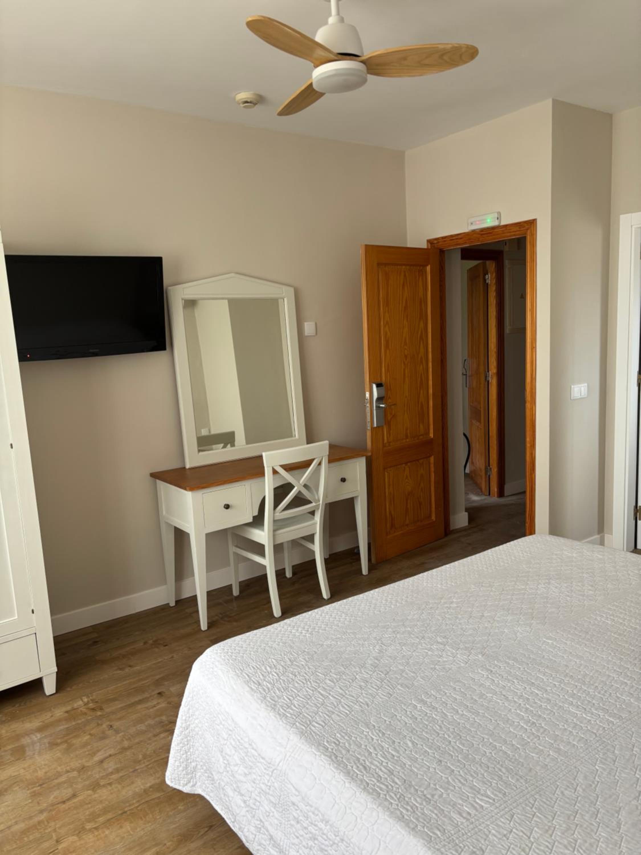 Superior Double Room - Photo 10