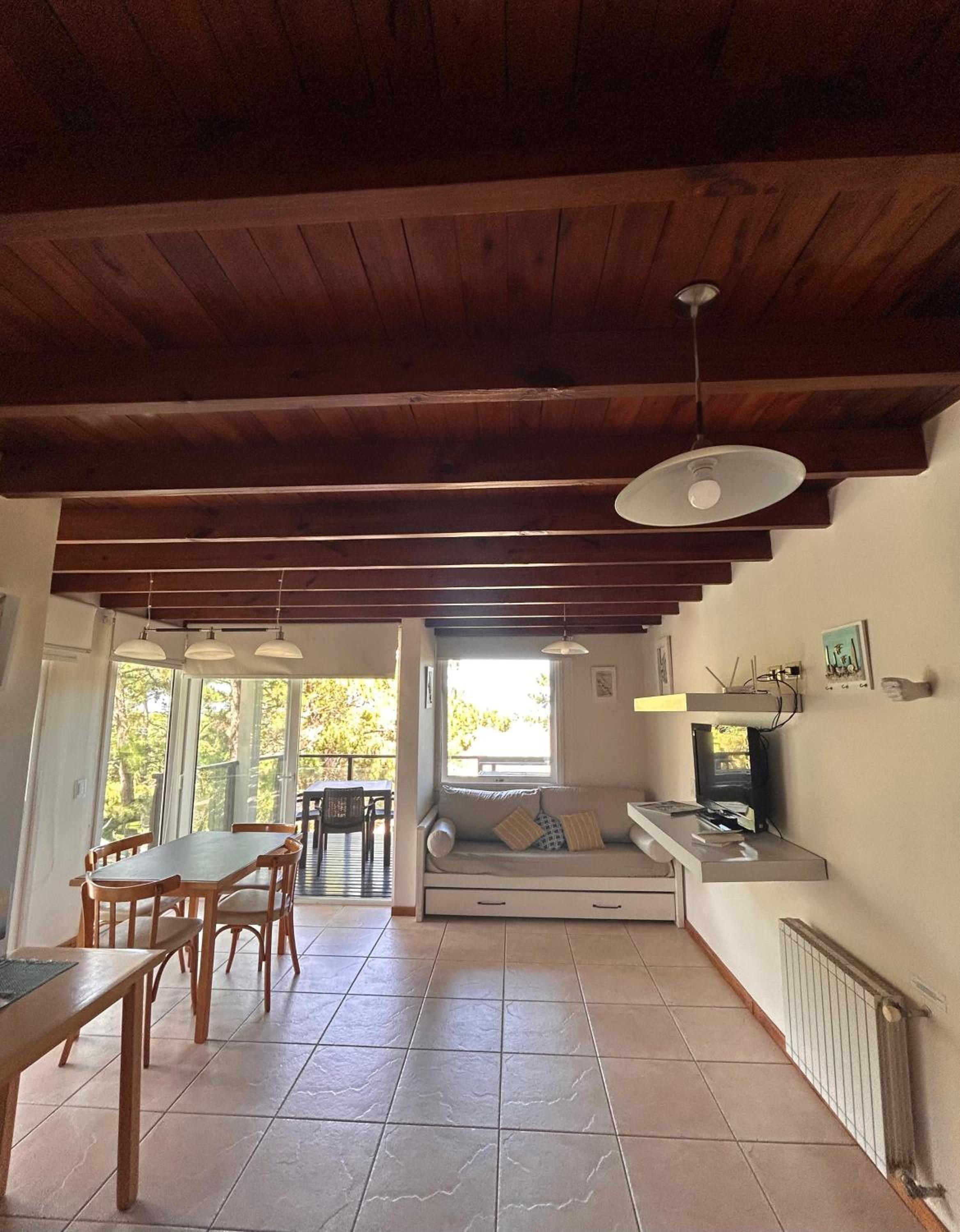 Deluxe One-Bedroom Apartment with Ocean View