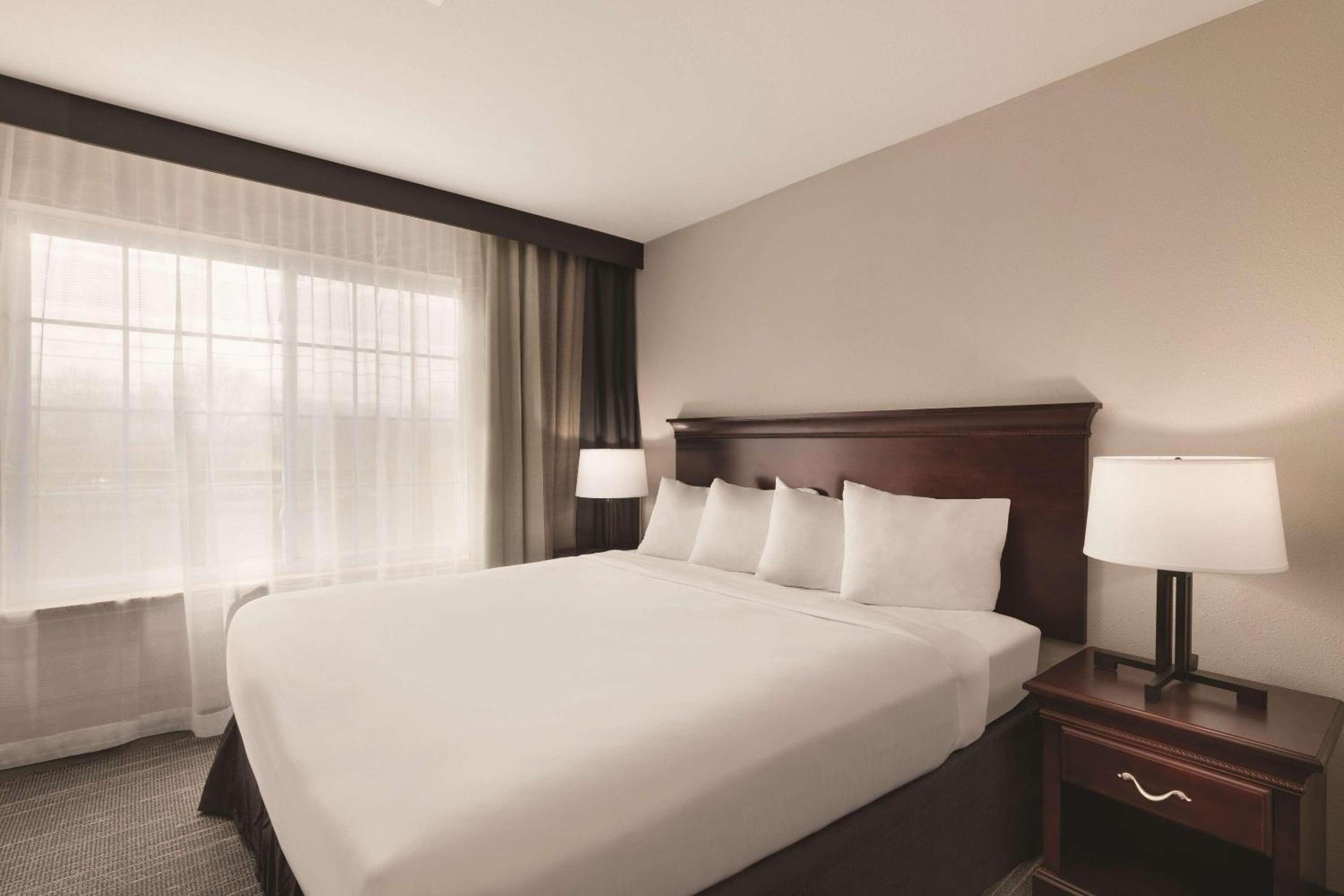Queen Suite with Two Queen Beds - Non-Smoking