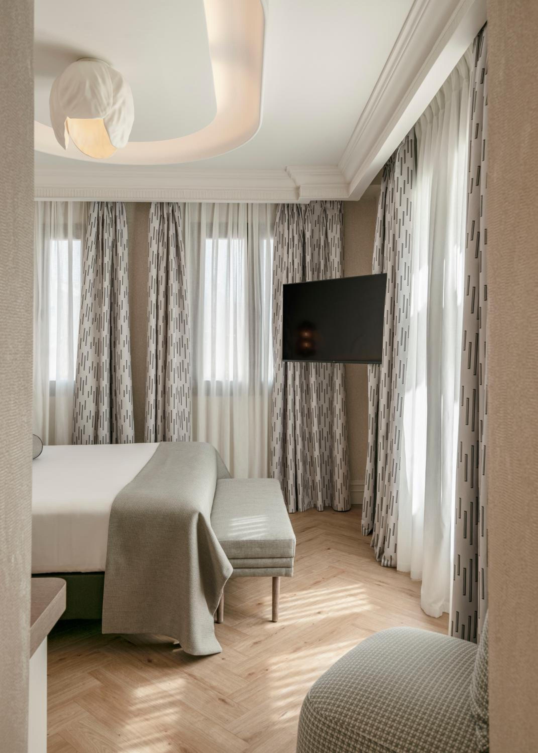Deluxe Room with Terrace thumbnail 5