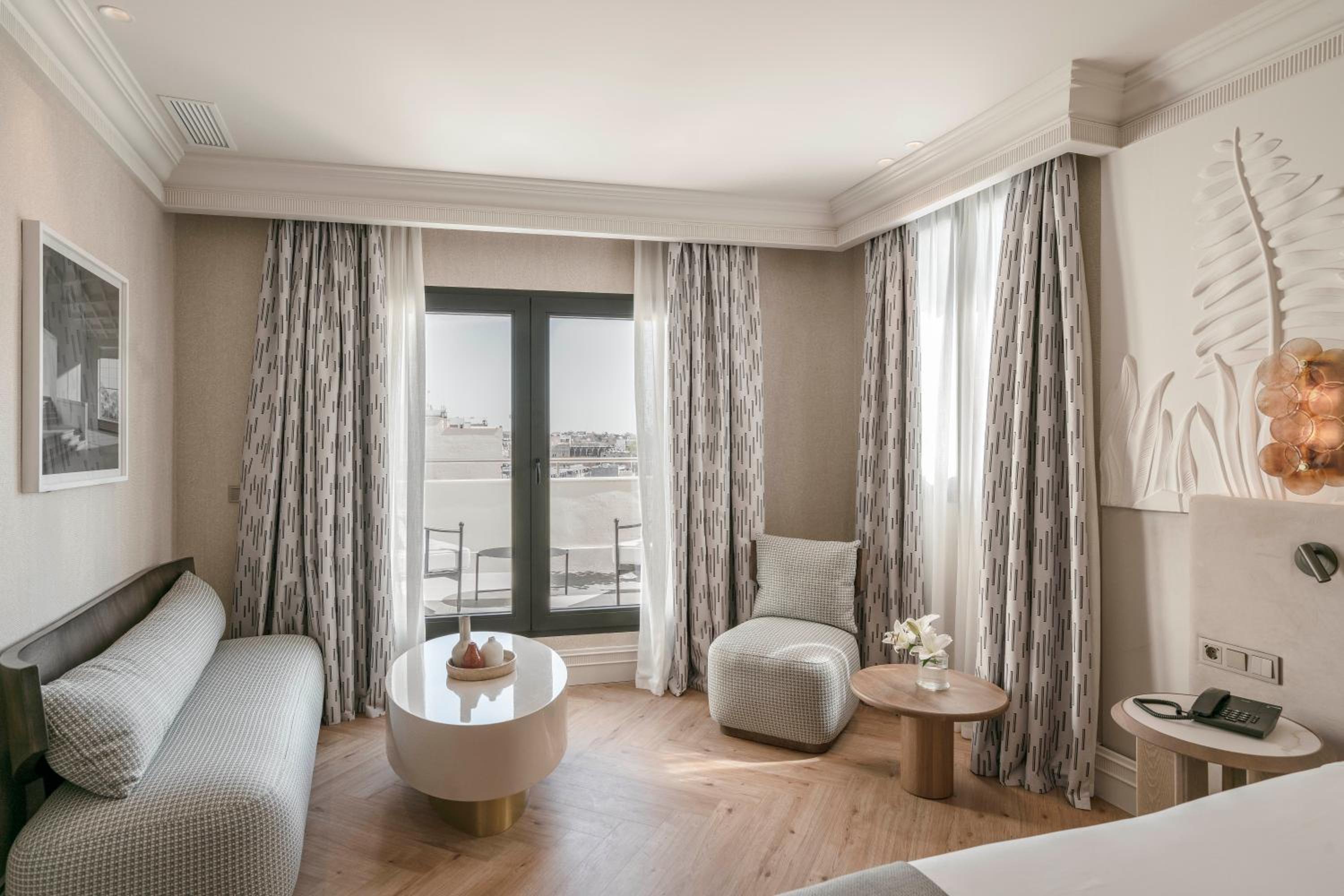 Junior Suite with Terrace thumbnail 6