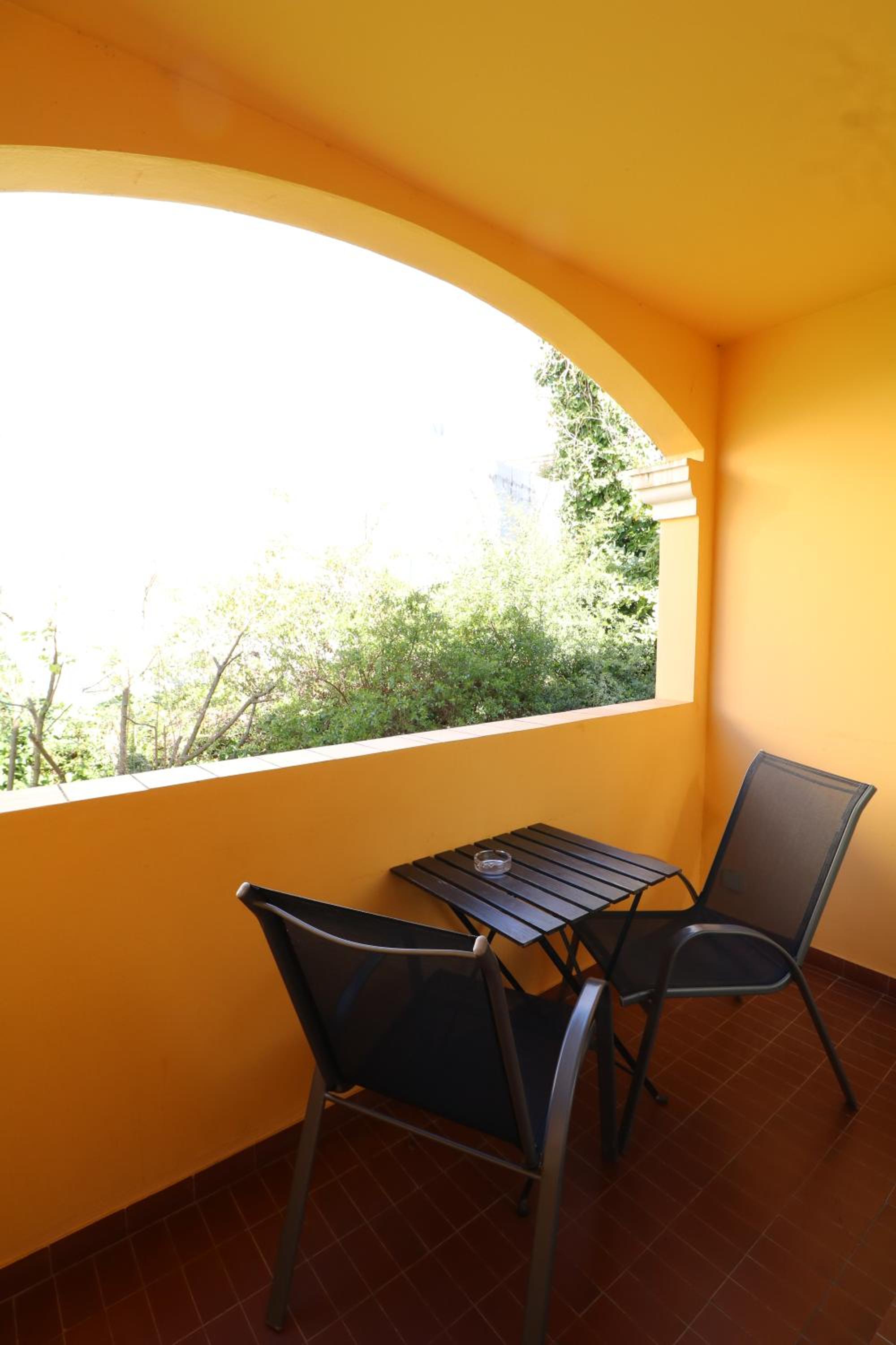 Double Room with Balcony - Photo 5