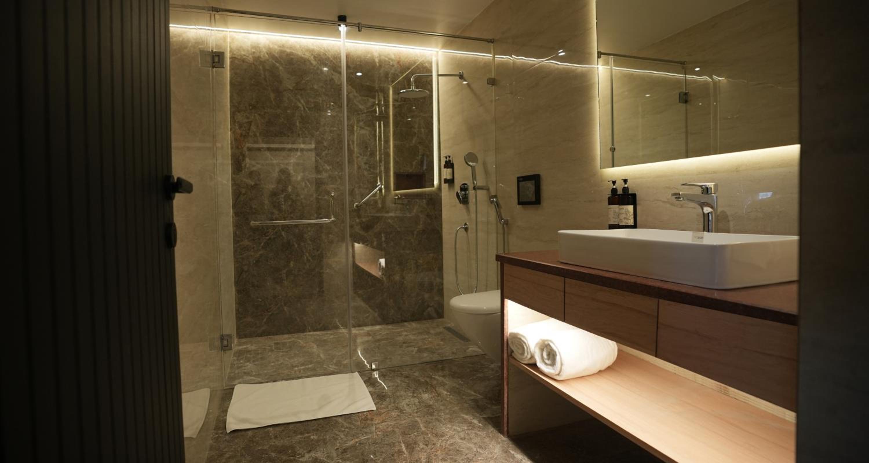 Family Suite with Pool - Photo 6