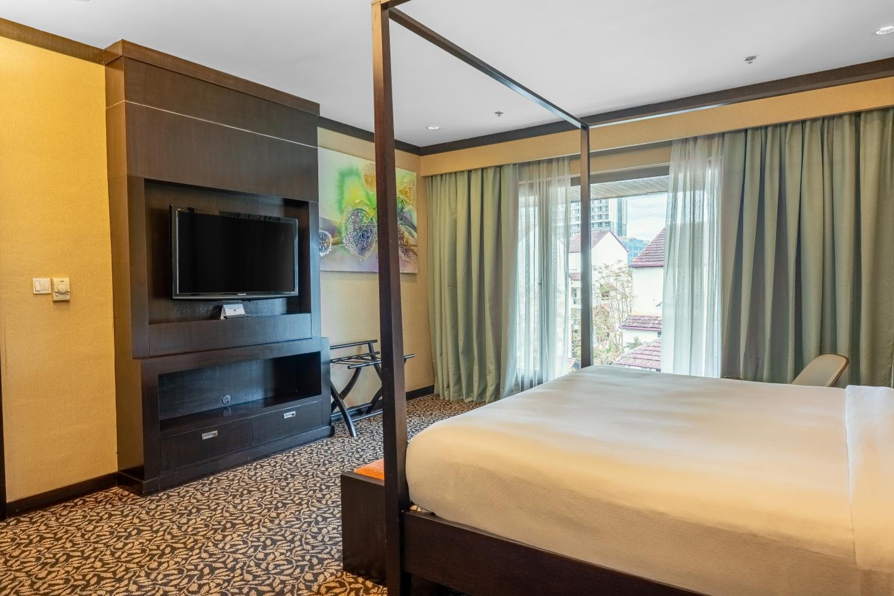 One Bedroom Premier Suite photo 3