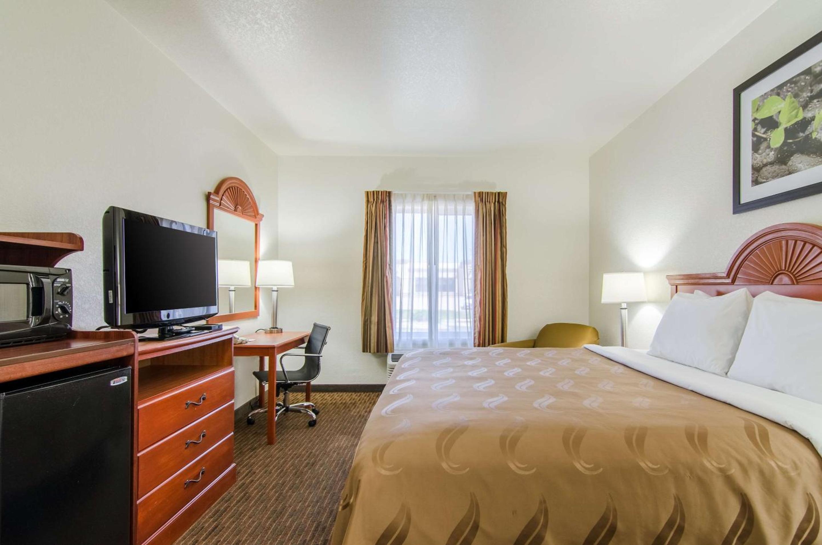 Superior King Suite - Non-smoking - Photo 1