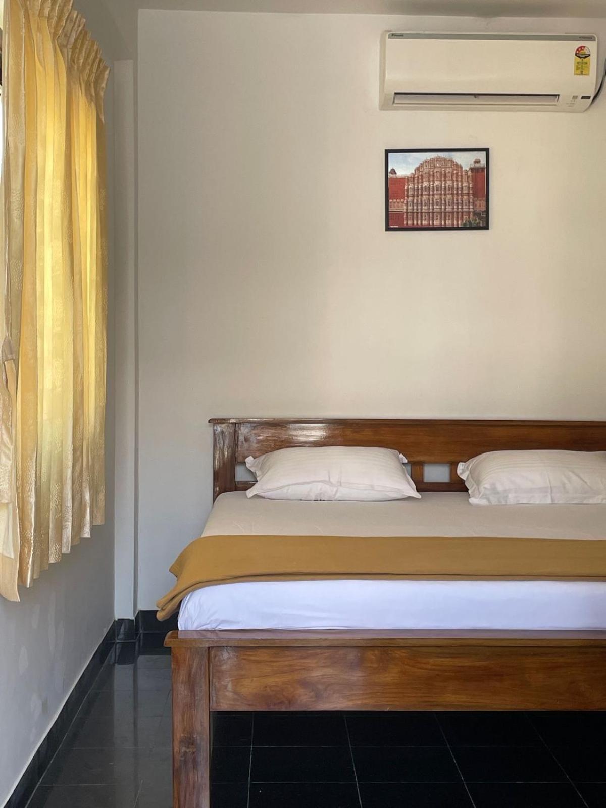 Standard Queen Room photo 2