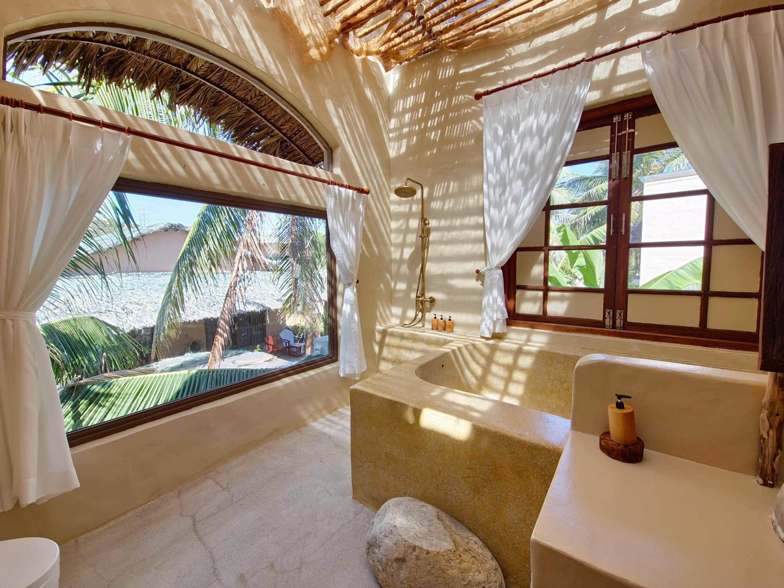 King Room with Pool View - Photo 1