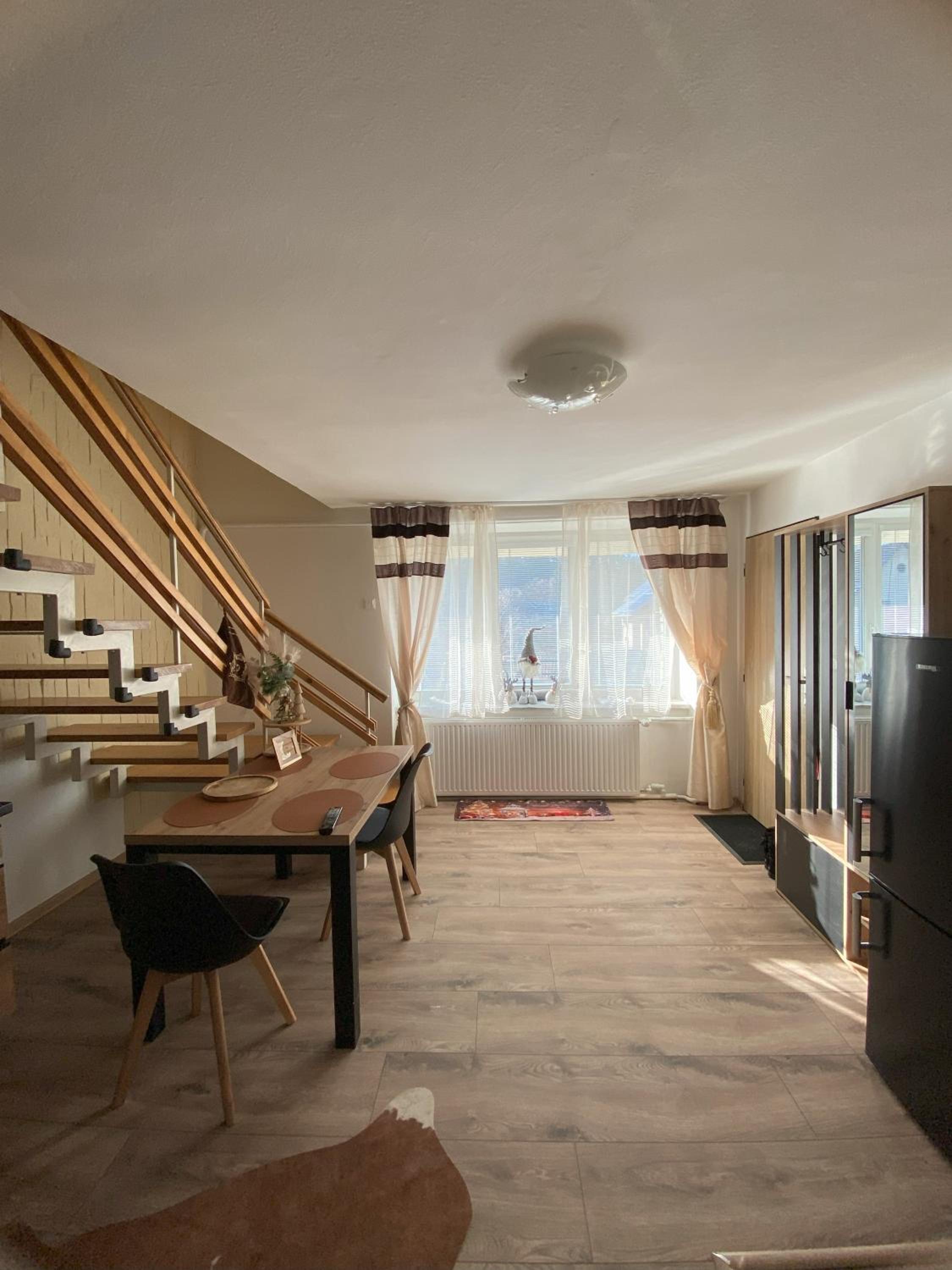 Two-Bedroom Apartment with Balcony - Annex photo 2