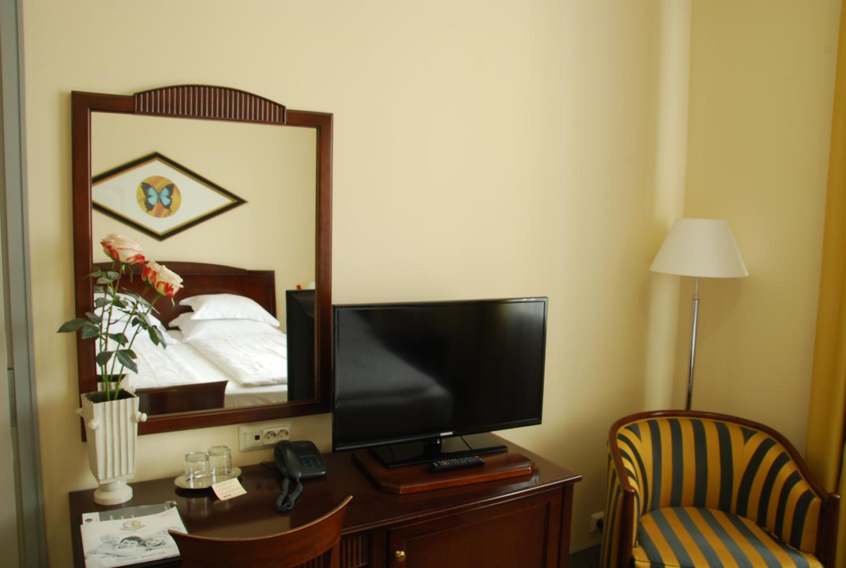 Twin Room - Photo 4