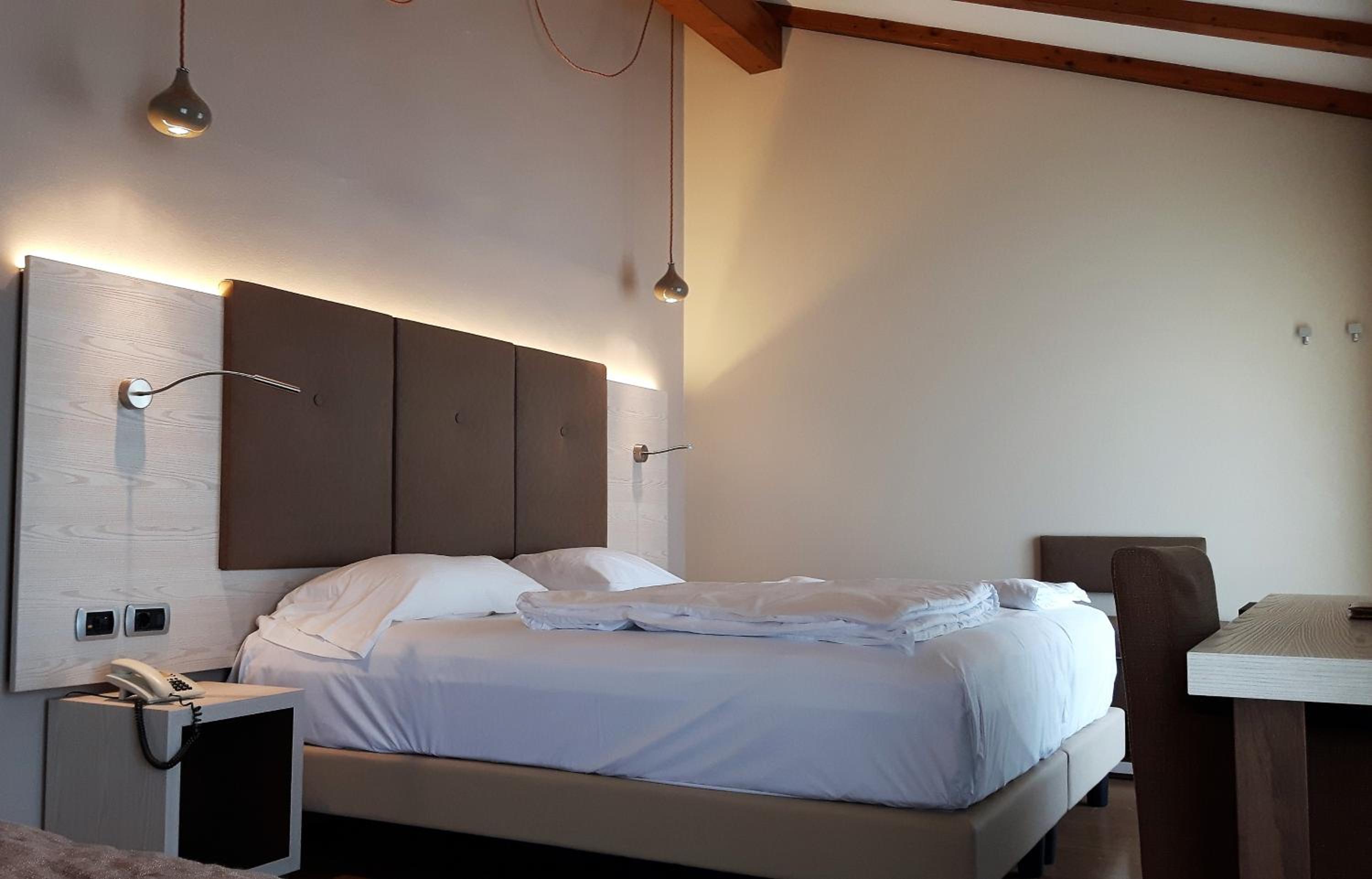Superior Double Room with Lake View photo 1