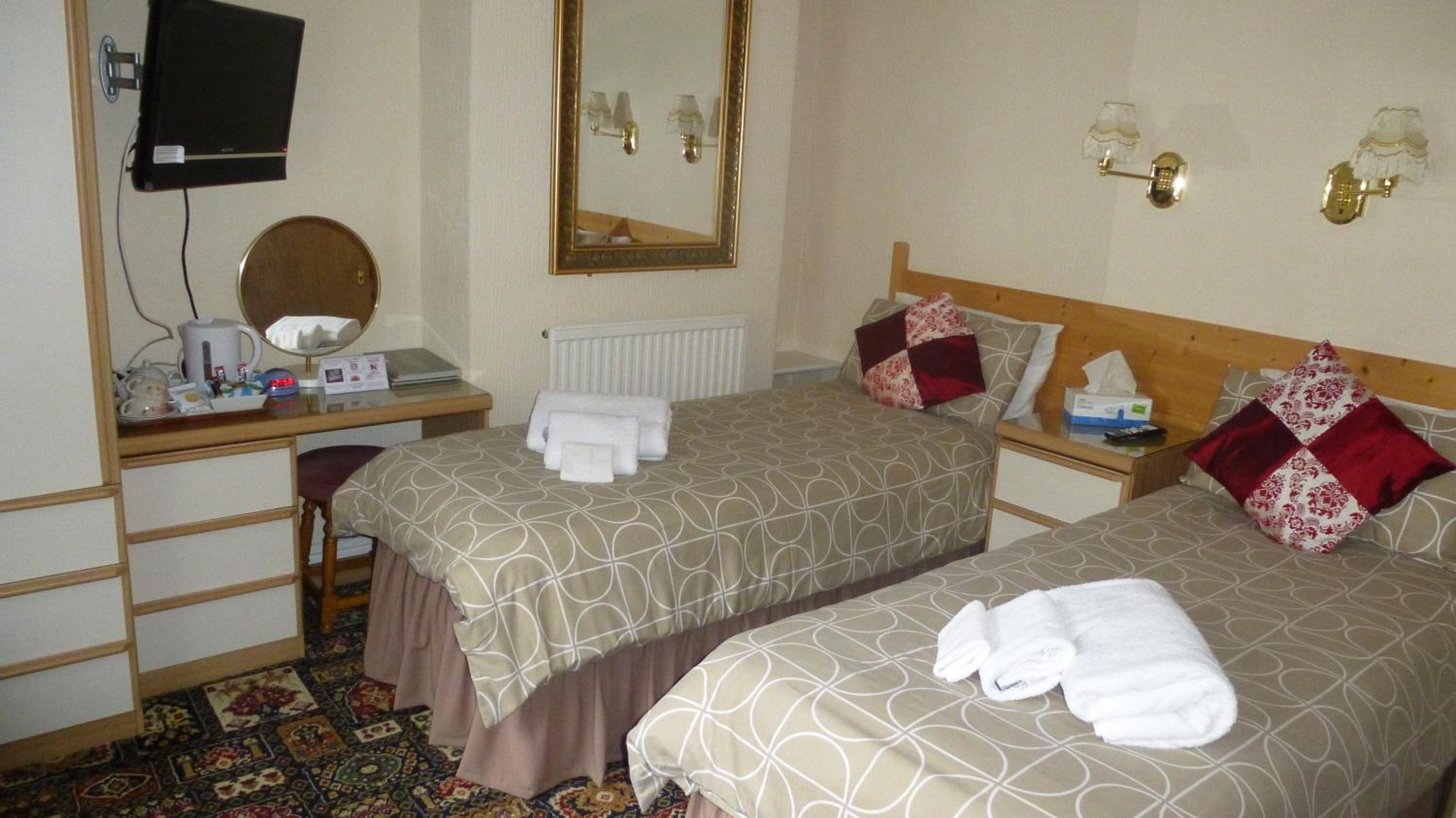  Twin Room with Shower