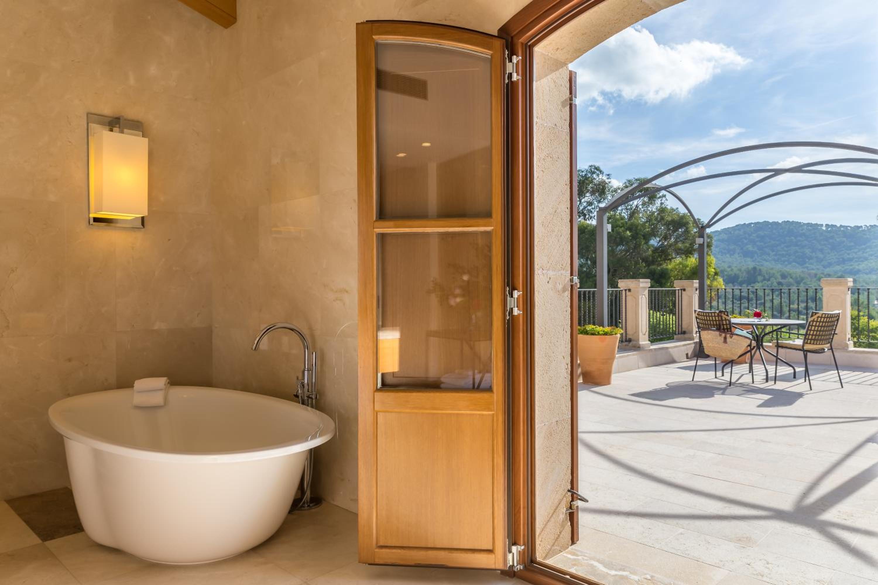 Junior Suite with Balcony
