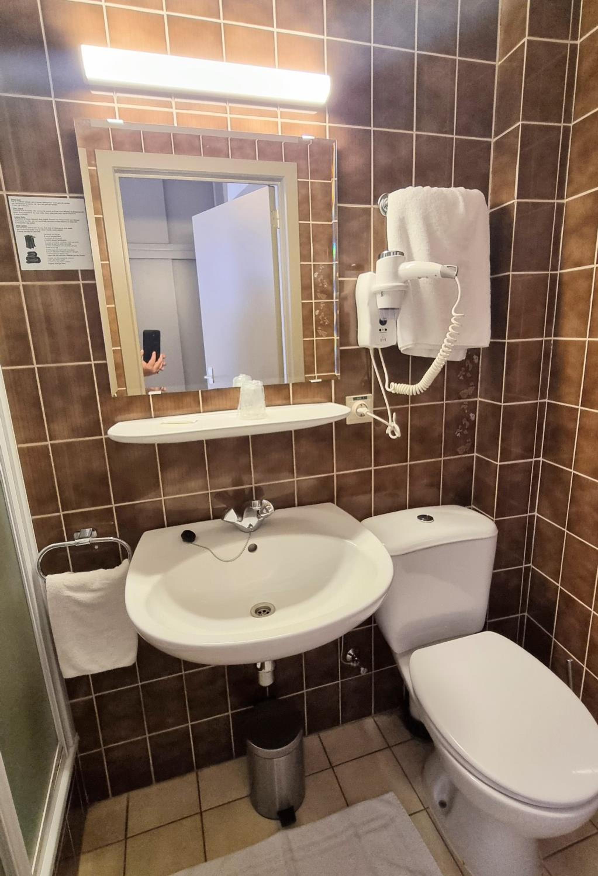 Small Single Room photo 2