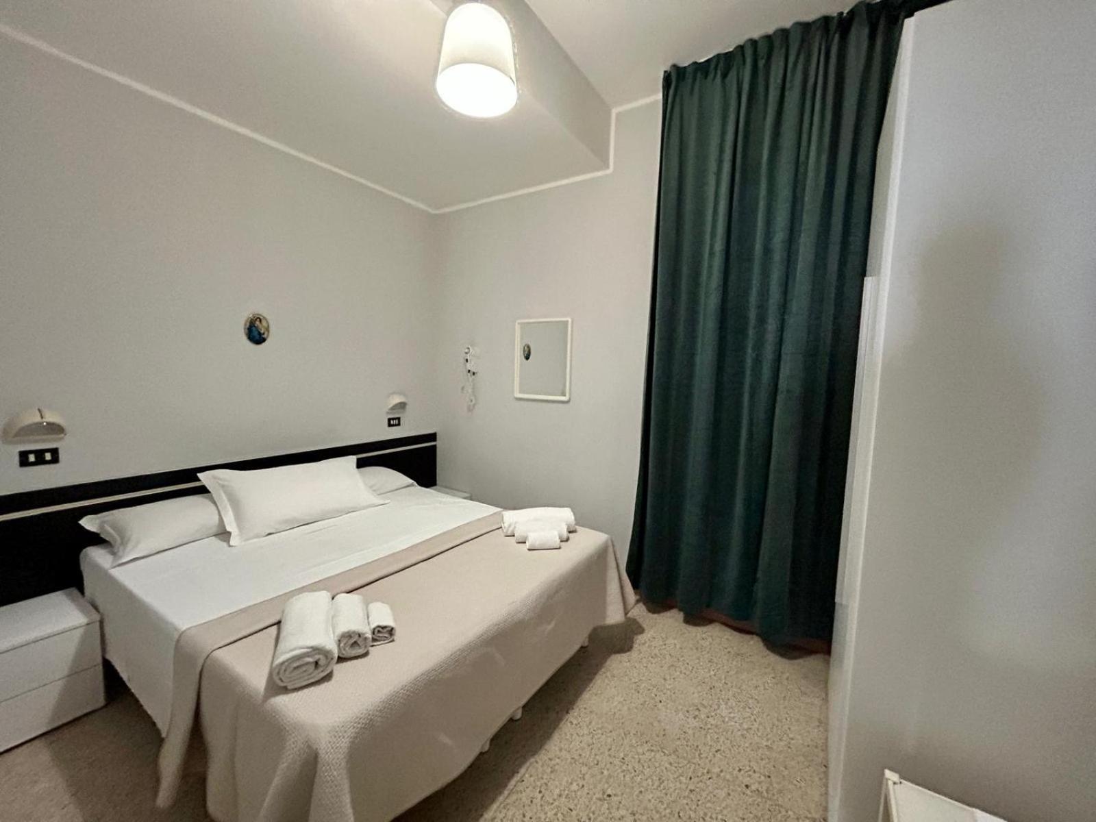 Economy Double Room photo 2