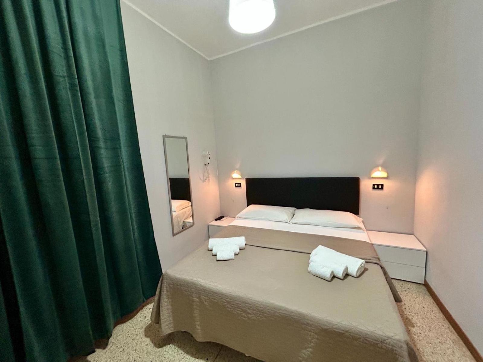 Economy Double Room photo 1