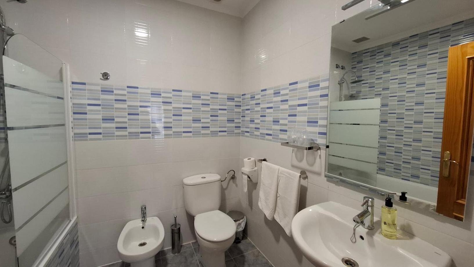Deluxe Double or Twin Room with Balcony photo 2