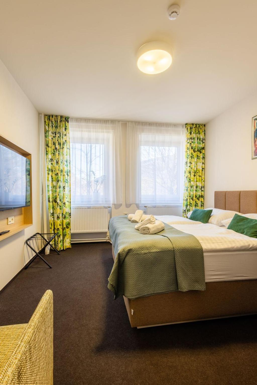 Standard Double or Twin Room photo 1