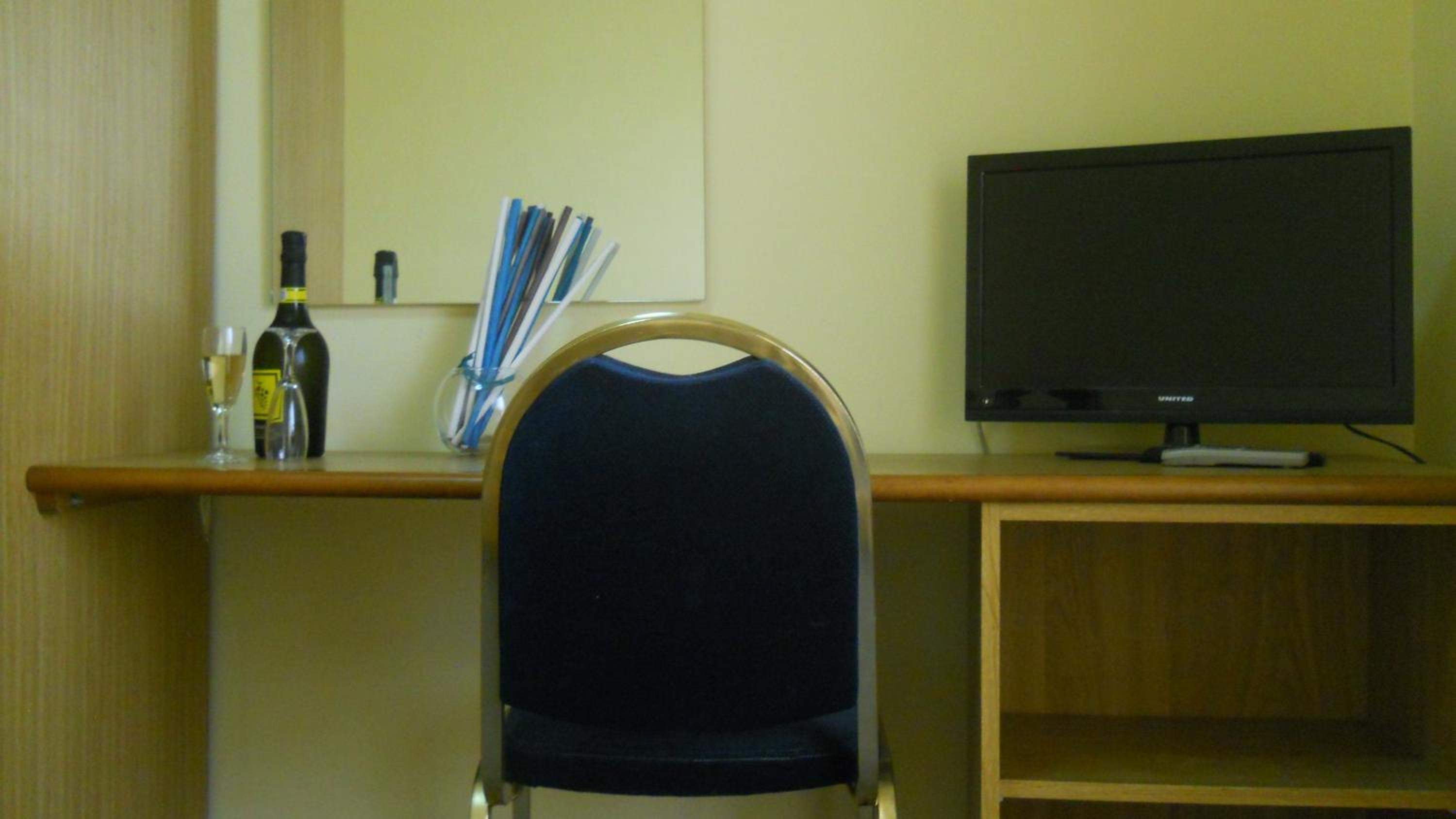 Single Room photo 1