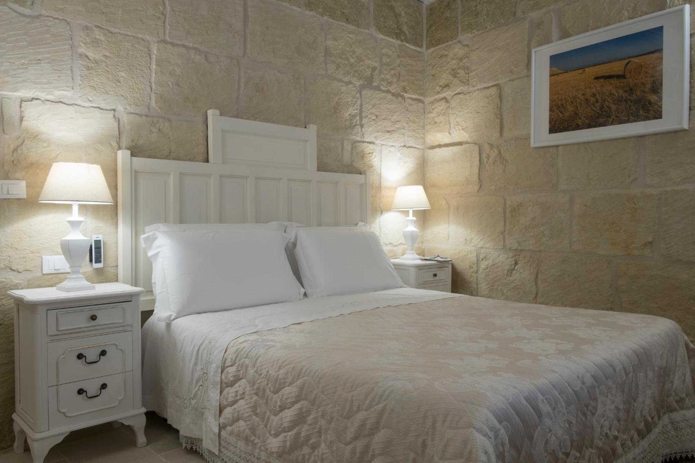 Deluxe Double Room with Spa Bath - Annex photo 1