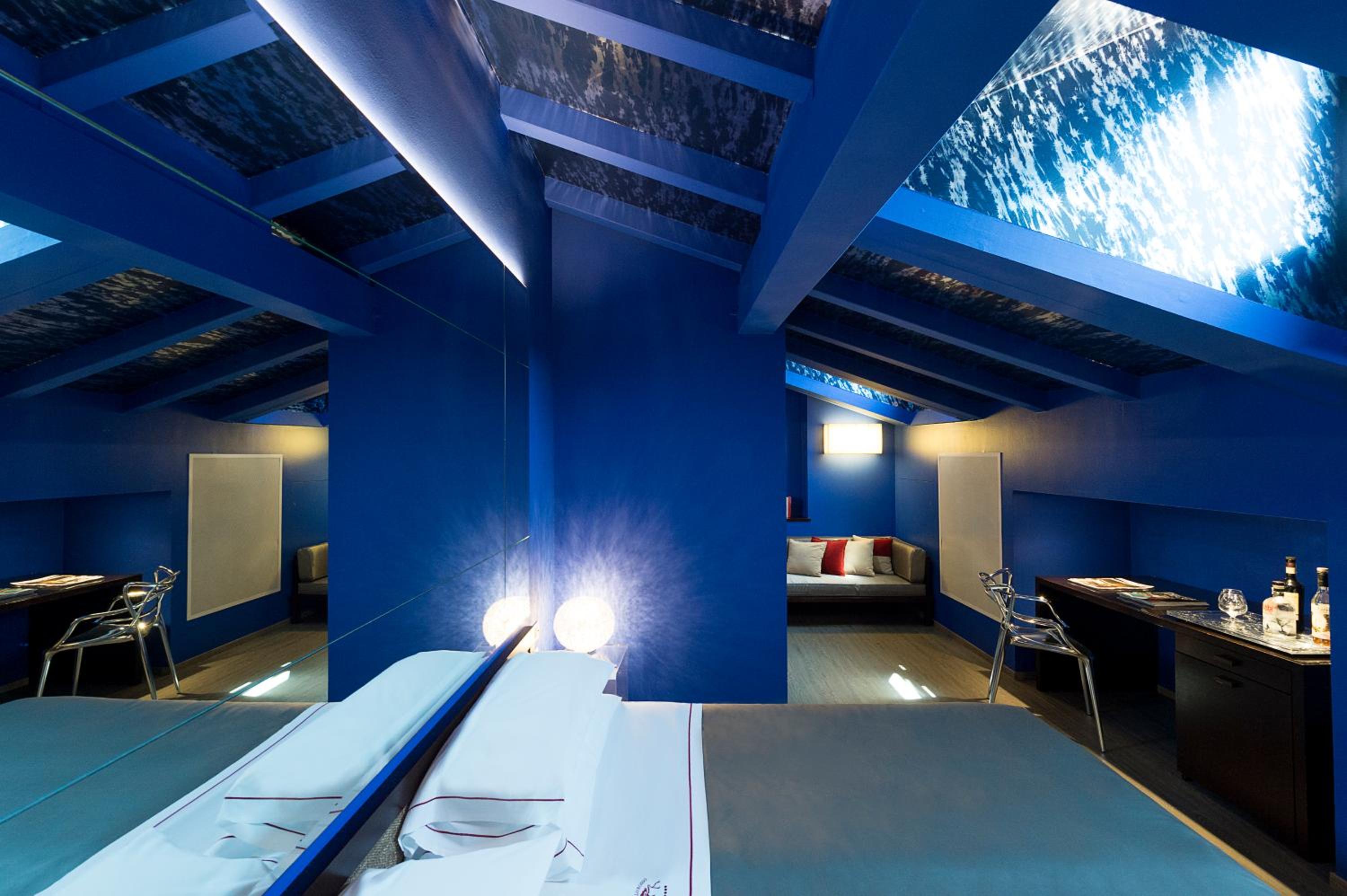 Deluxe Double Room - Photo 10