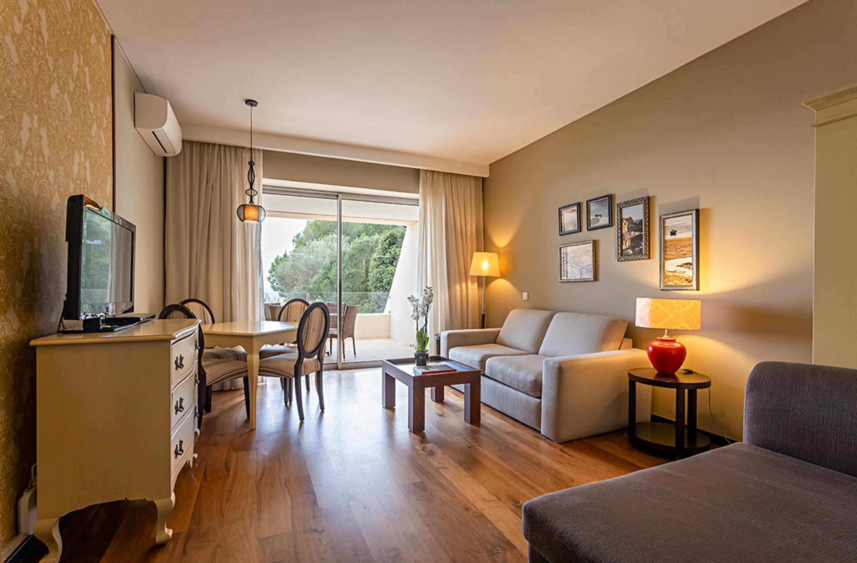 Cliff One Bedroom Suite Sea View