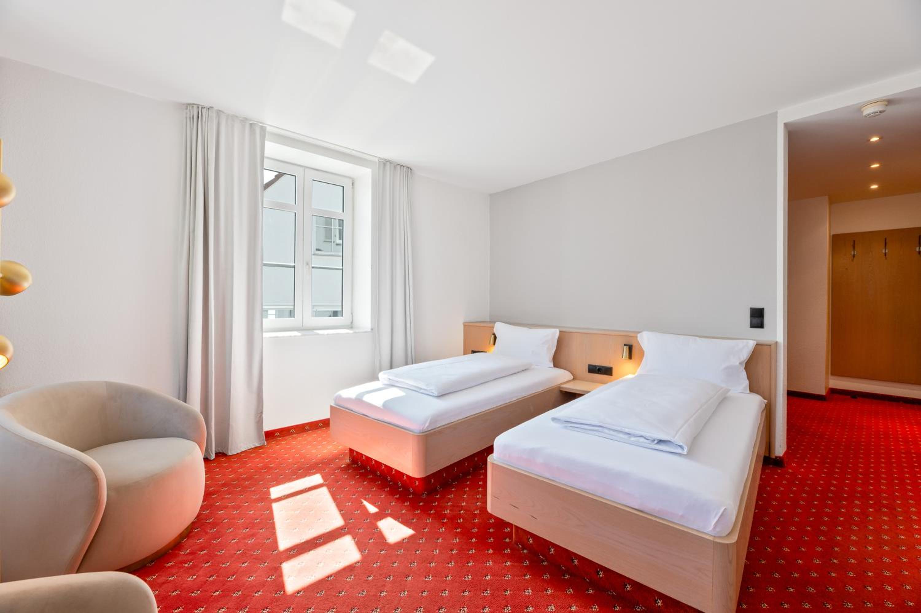 Deluxe Twin Room photo 2